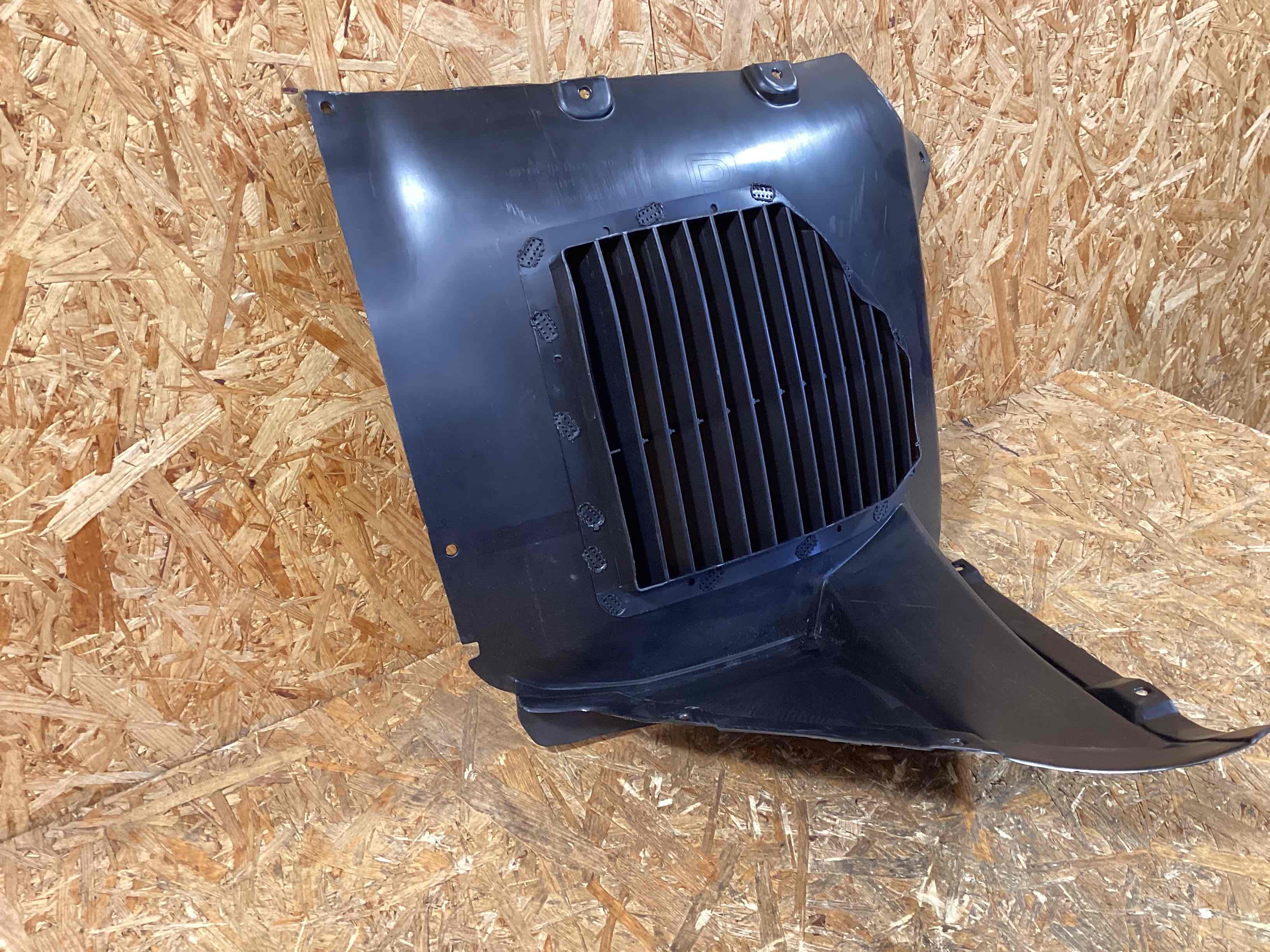 Защита арок передняя правая (подкрылок) Porsche Panamera 160326-126