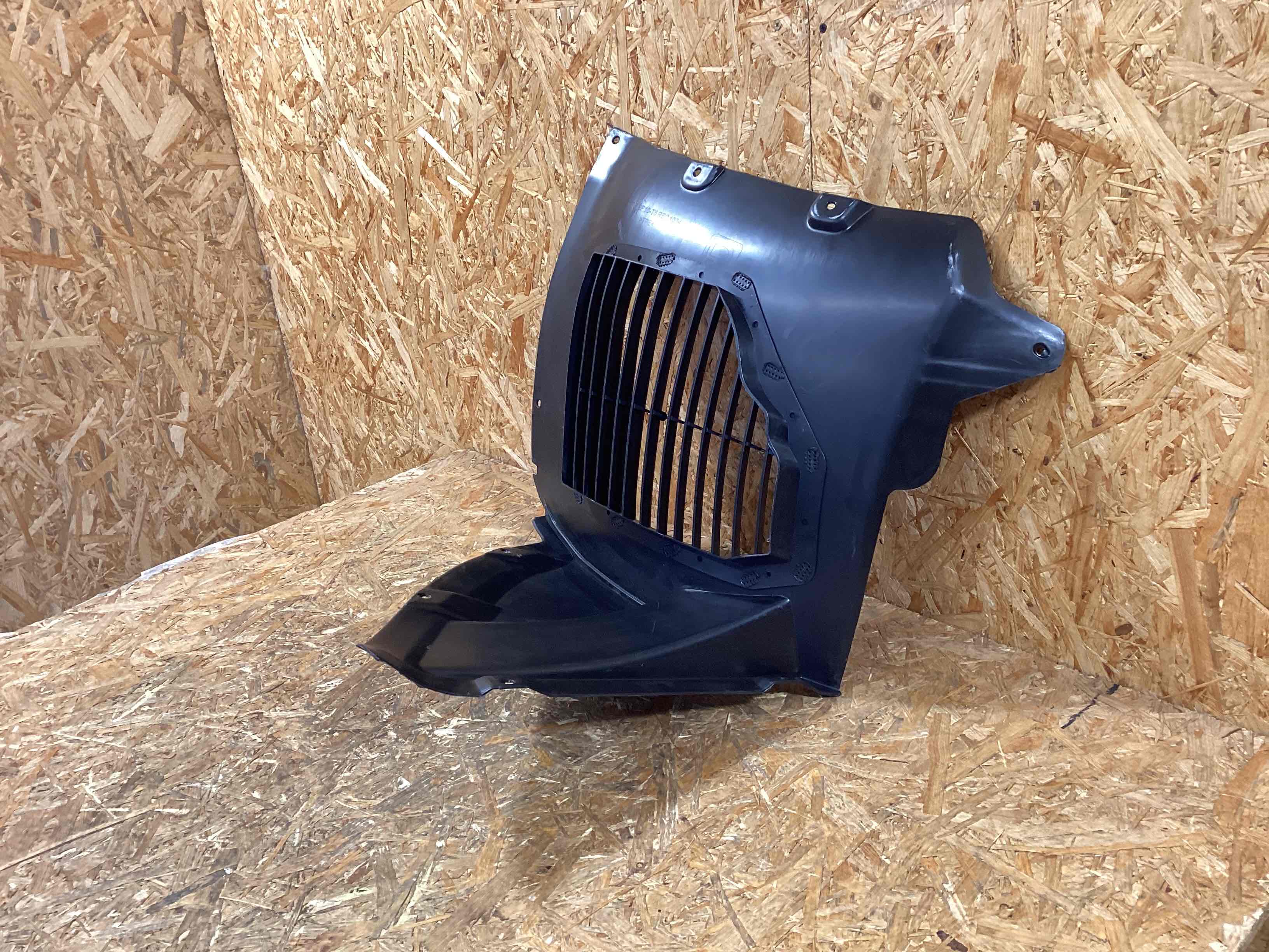 Защита арок передняя правая (подкрылок) Porsche Panamera 160326-127