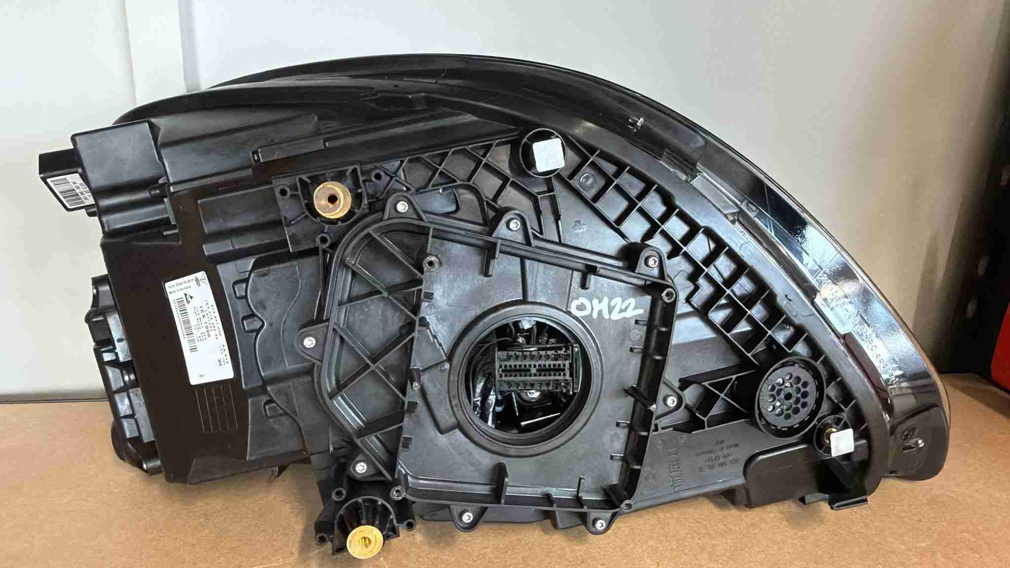 Фара правая Porsche Panamera 160426-101