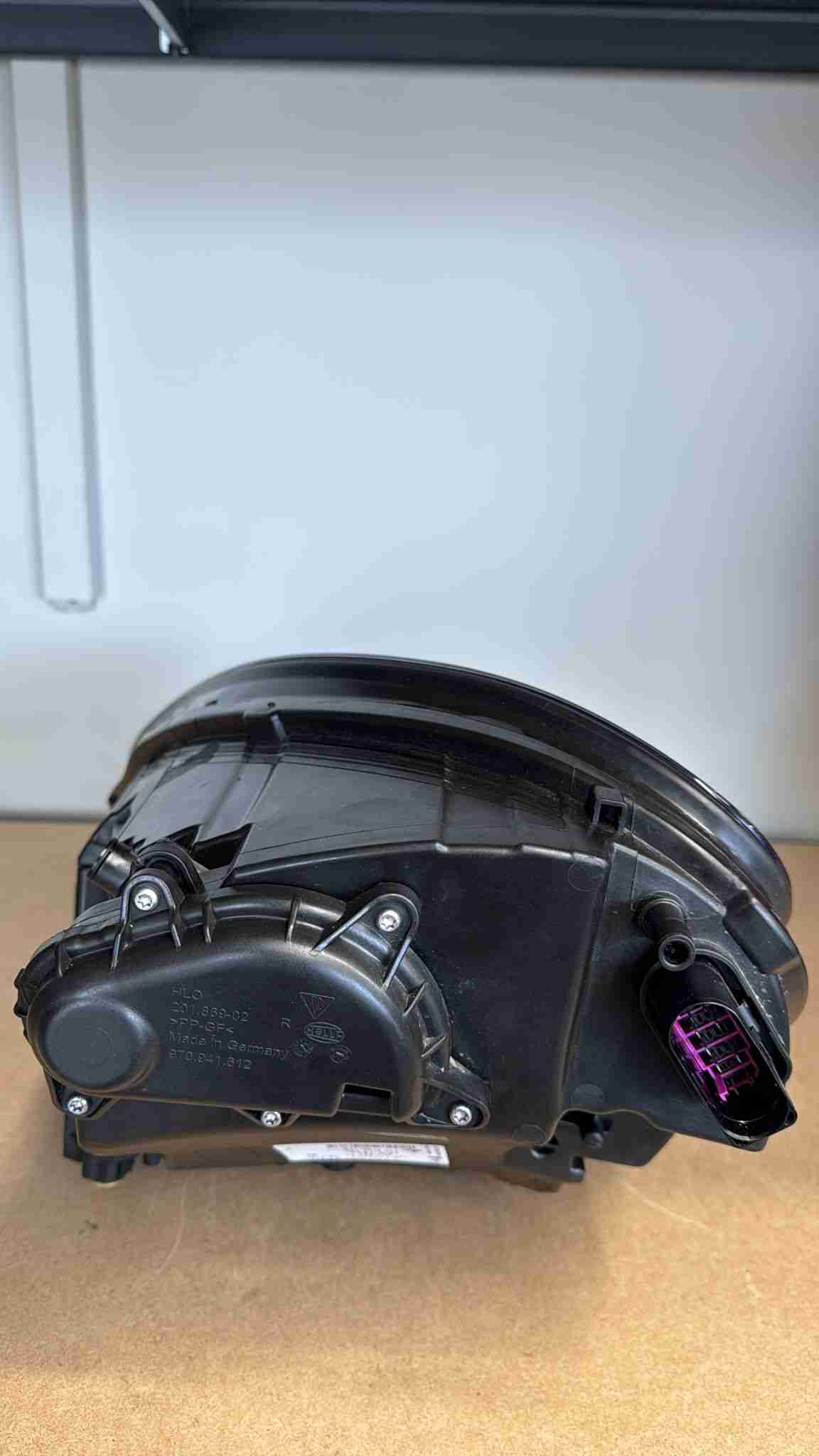 Фара правая Porsche Panamera 160426-101