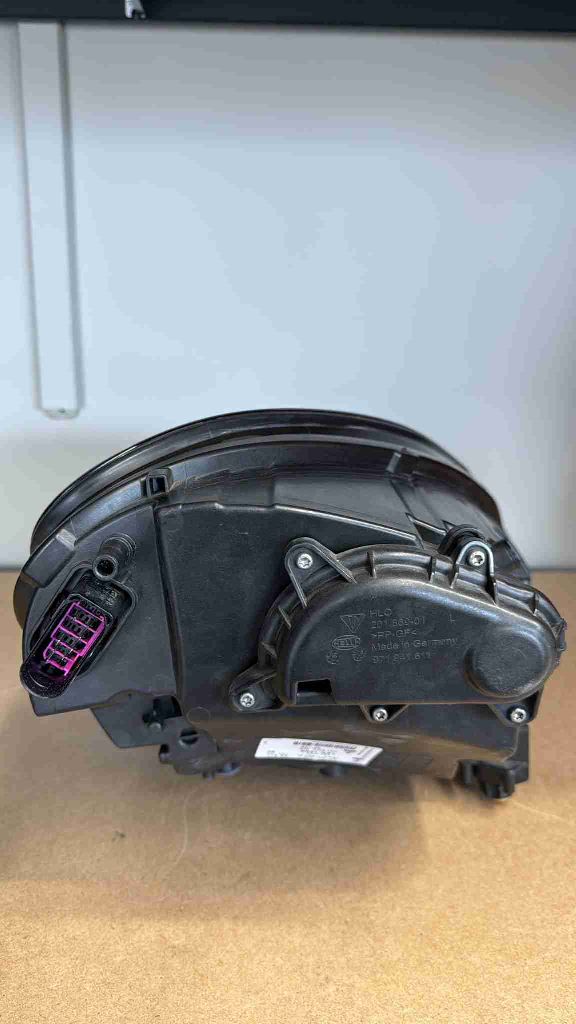 Фара левая Porsche Panamera 160426-102