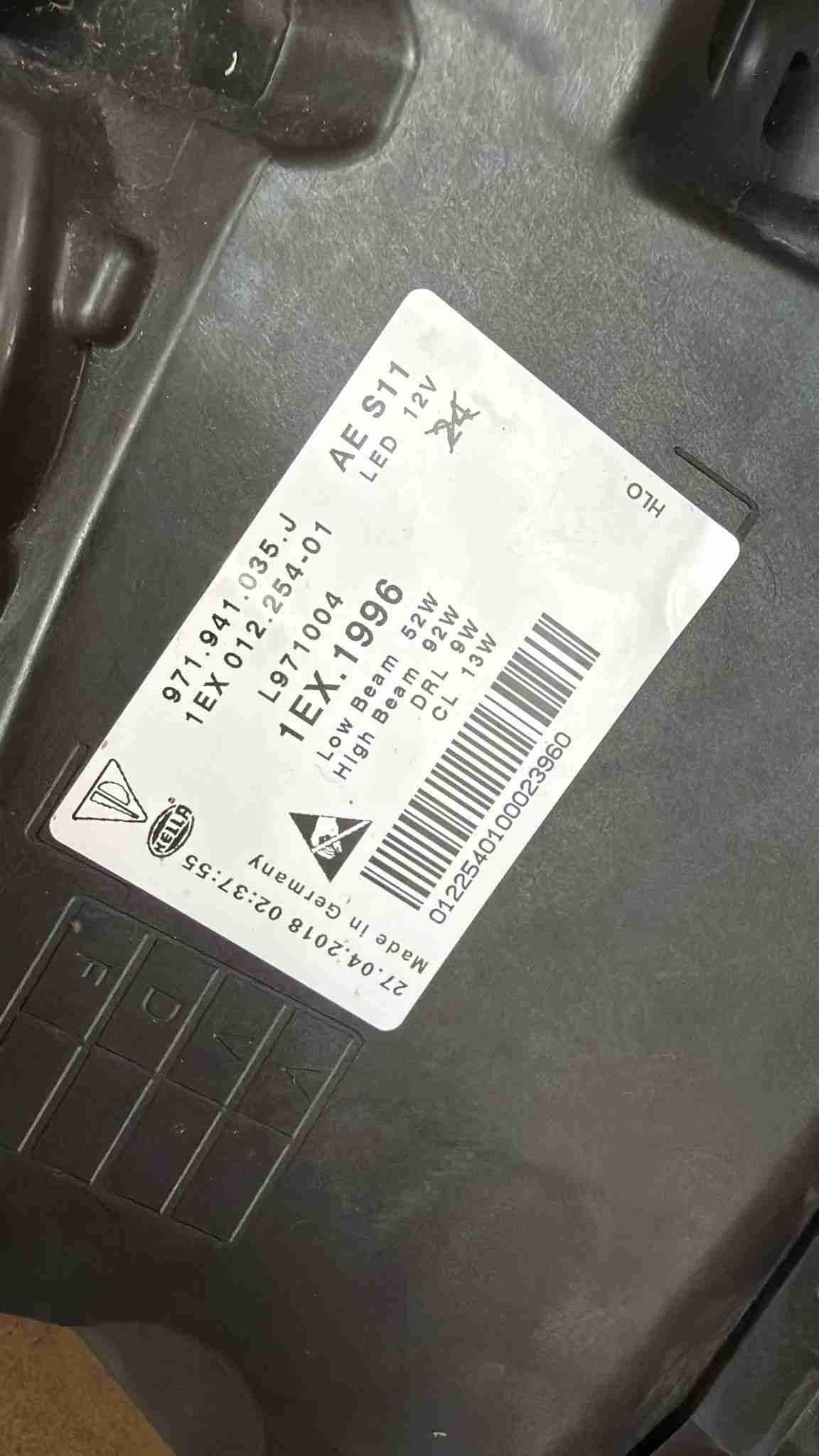 Фара левая Porsche Panamera 160426-102