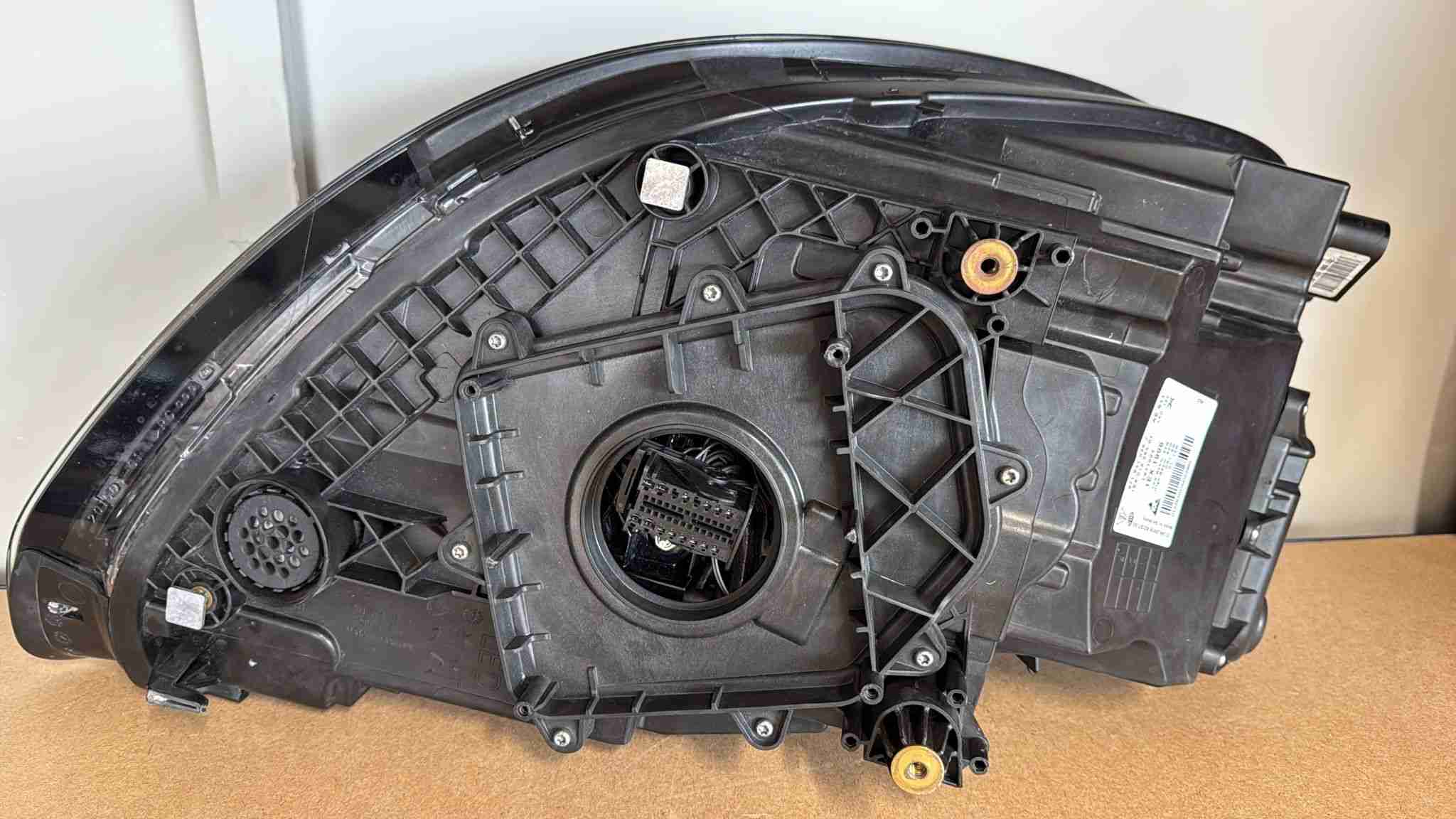 Фара левая Porsche Panamera 160426-102