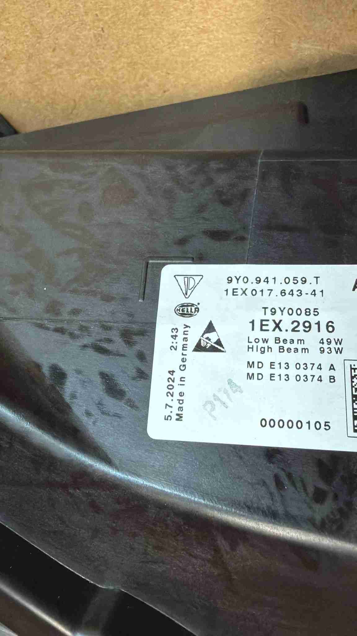 Фара левая Porsche Cayenne 160426-104