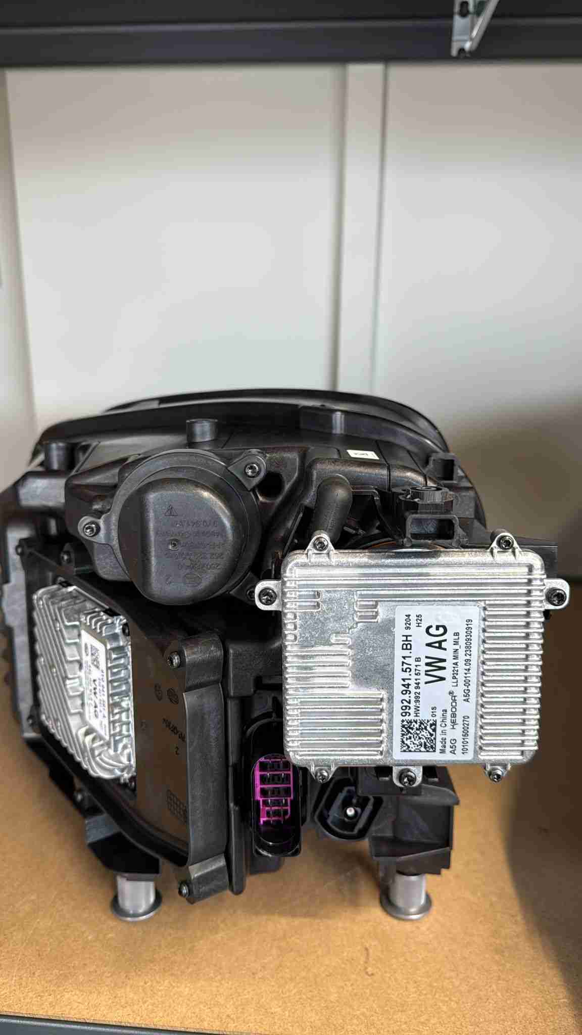 Фара левая Porsche Cayenne 160426-104