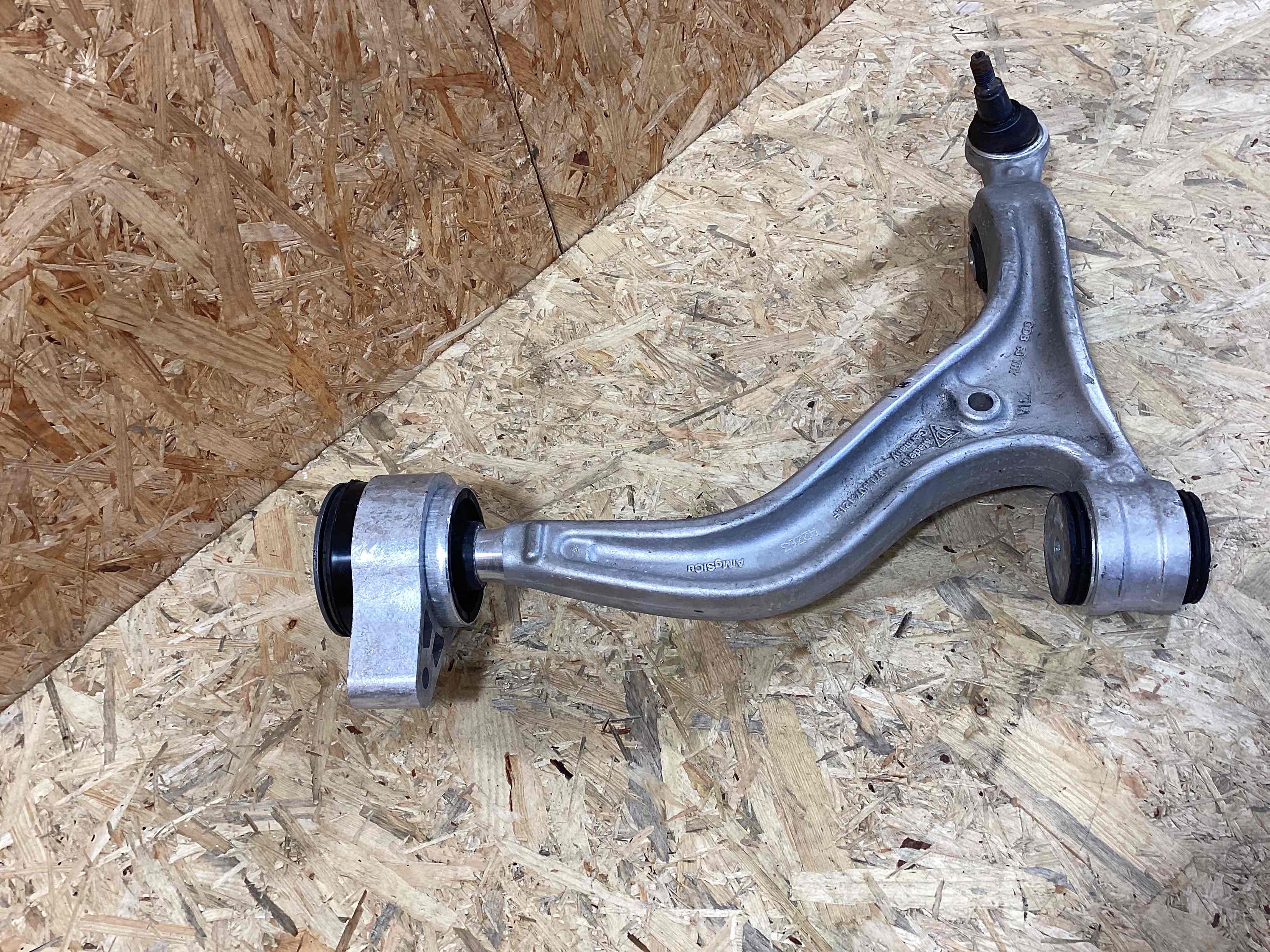 Рычаг передний левый Porsche Taycan 160426-106