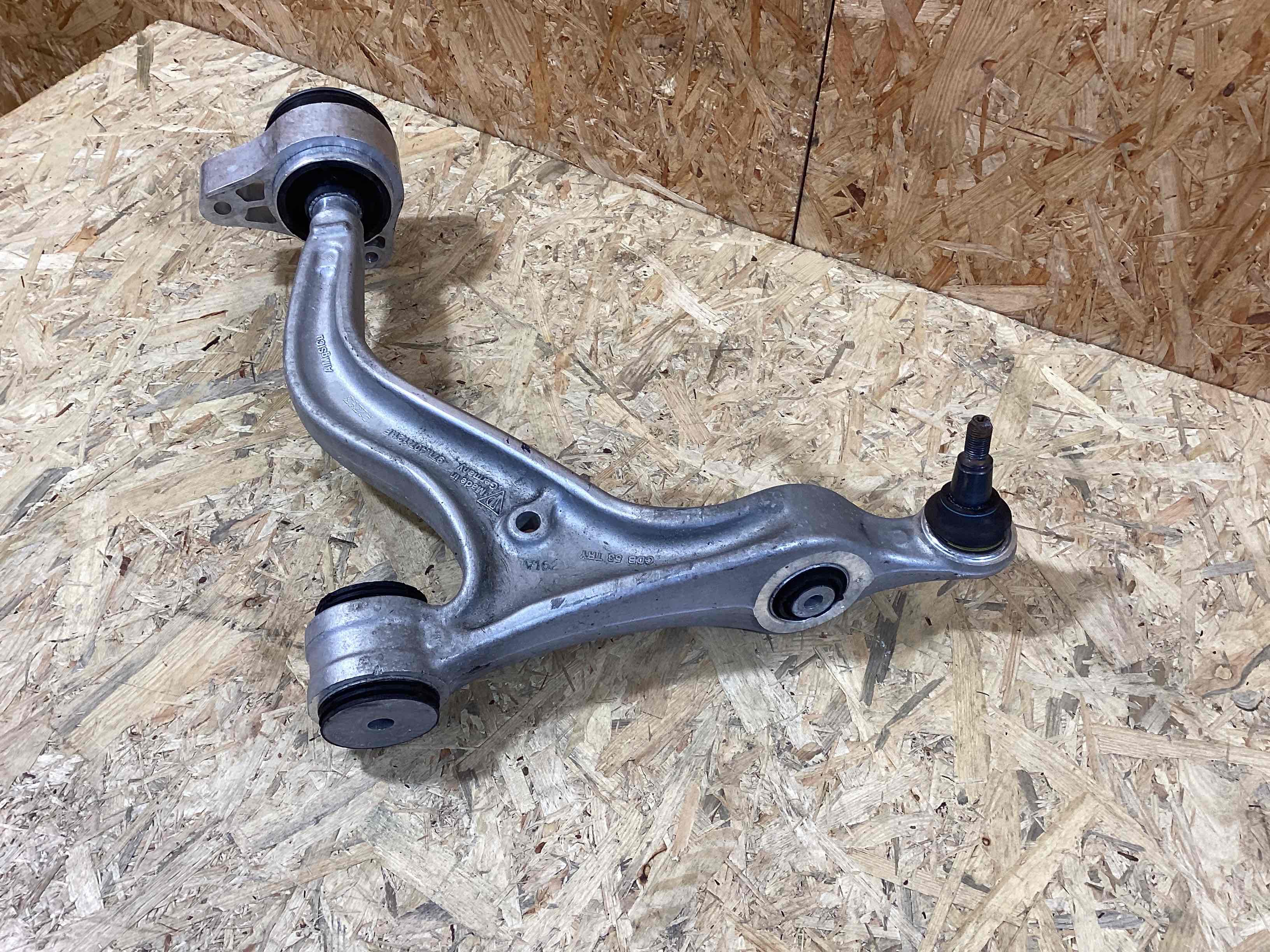 Рычаг передний левый Porsche Taycan 160426-106