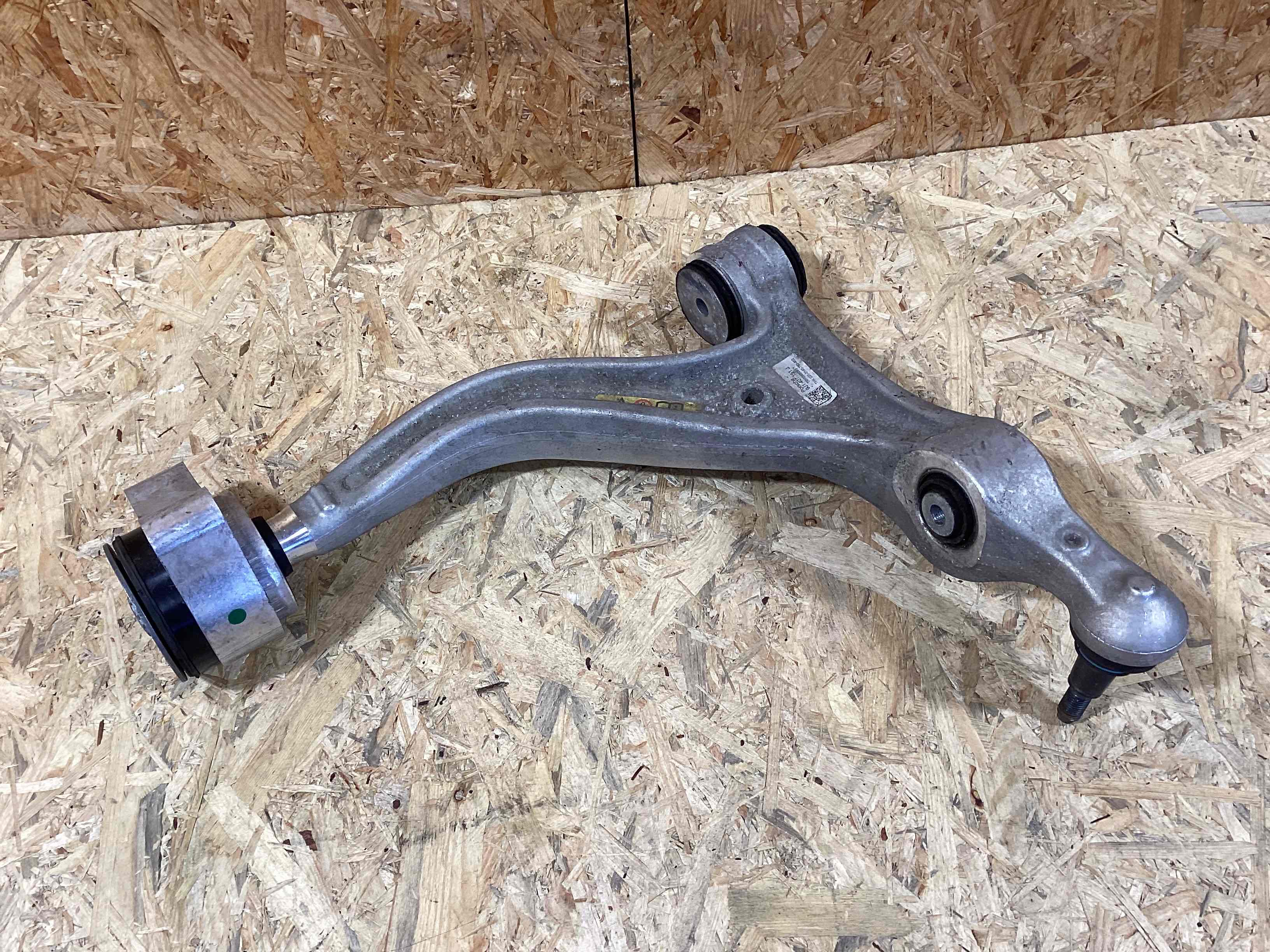 Рычаг передний левый Porsche Taycan 160426-106