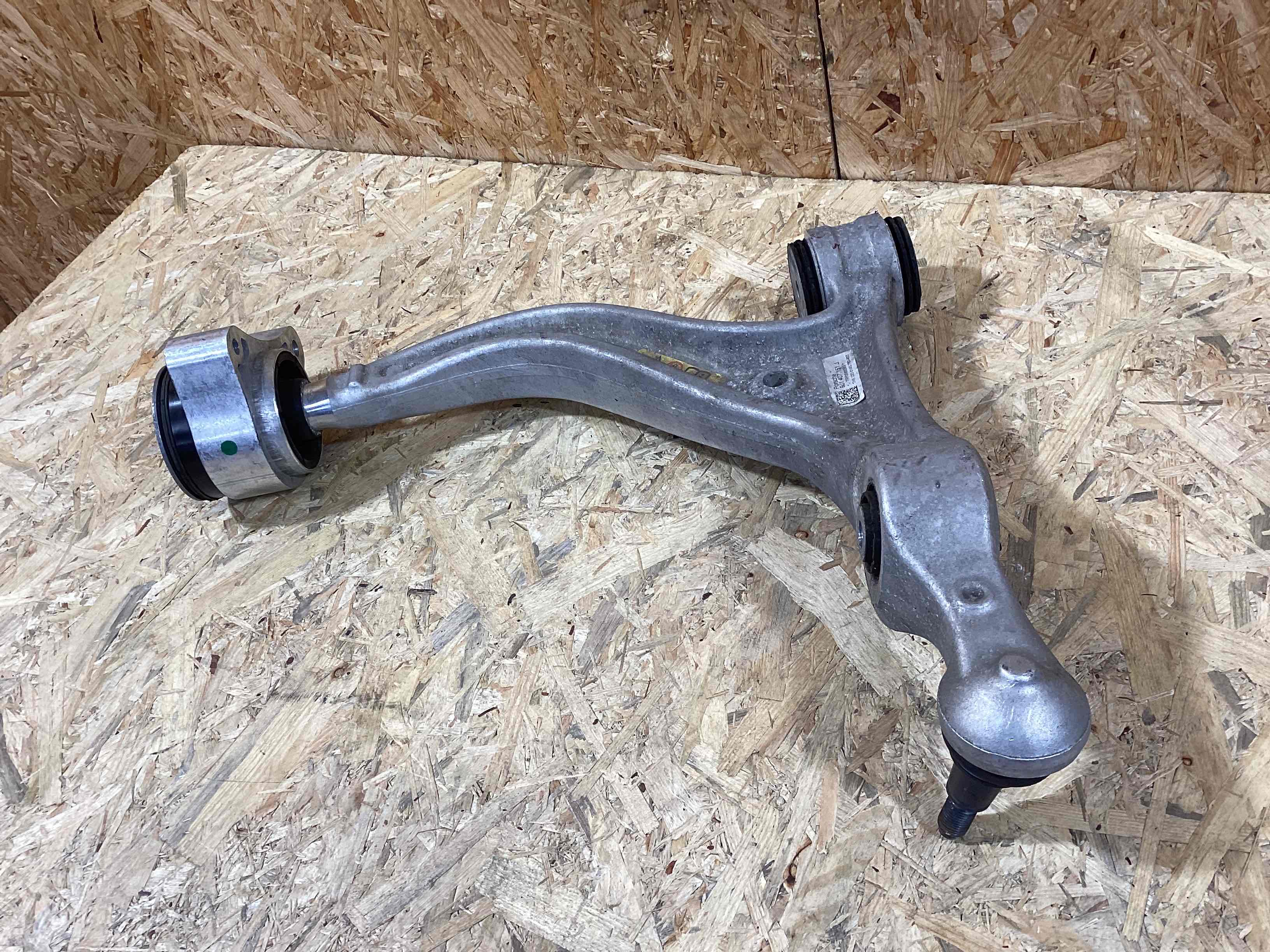 Рычаг передний левый Porsche Taycan 160426-106