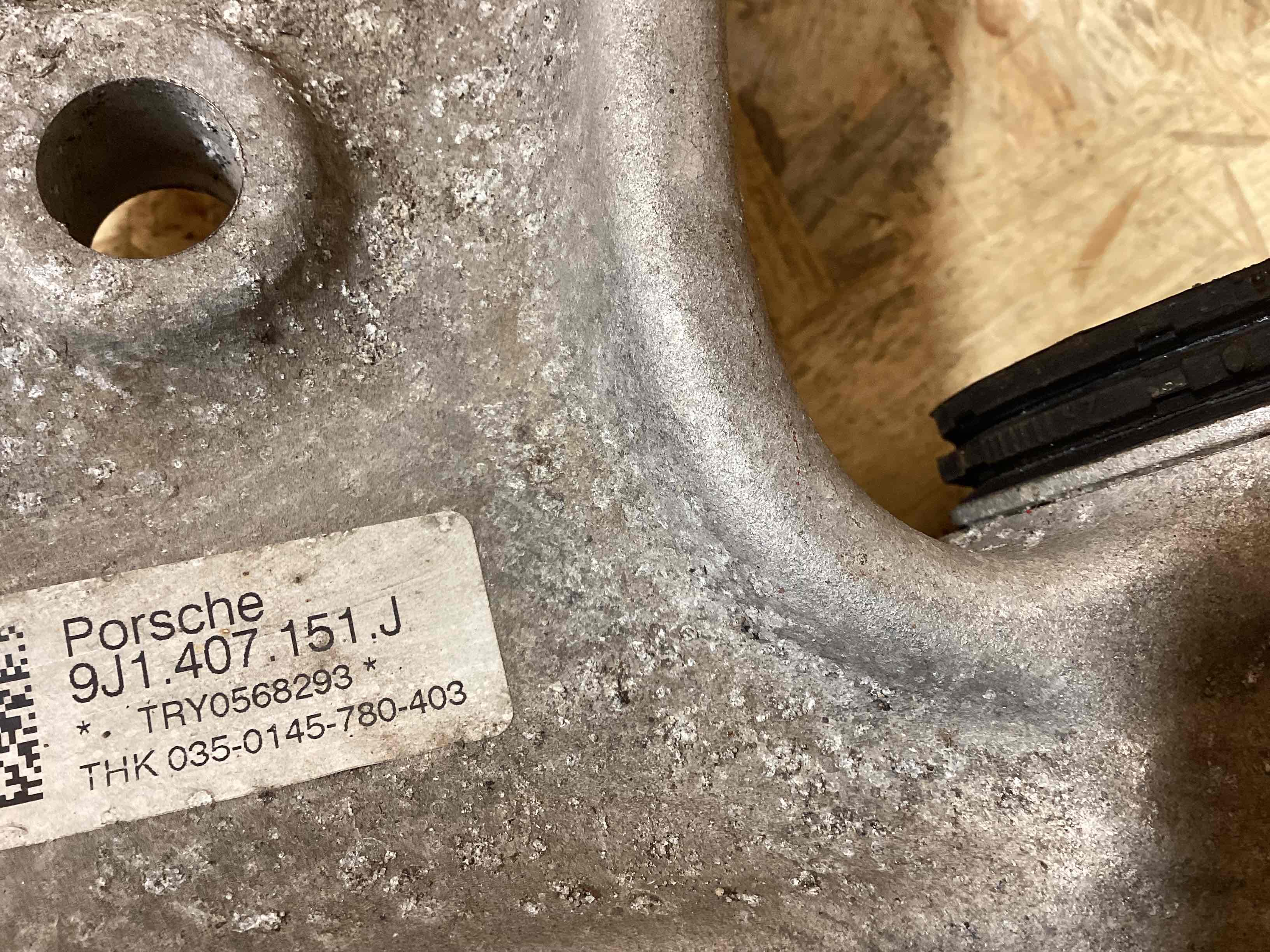 Рычаг передний левый Porsche Taycan 160426-106