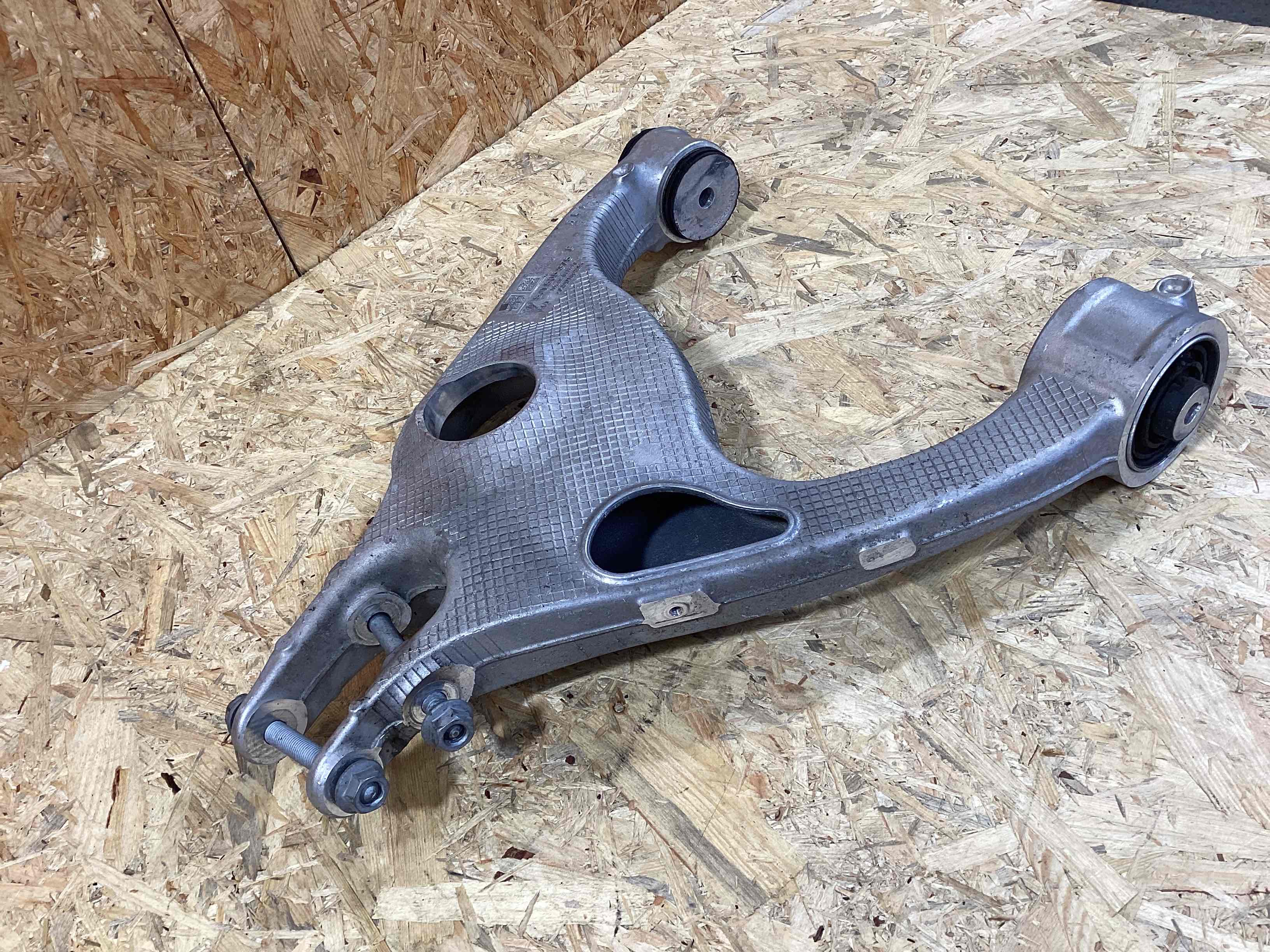 Рычаг задний Porsche Taycan 160426-107