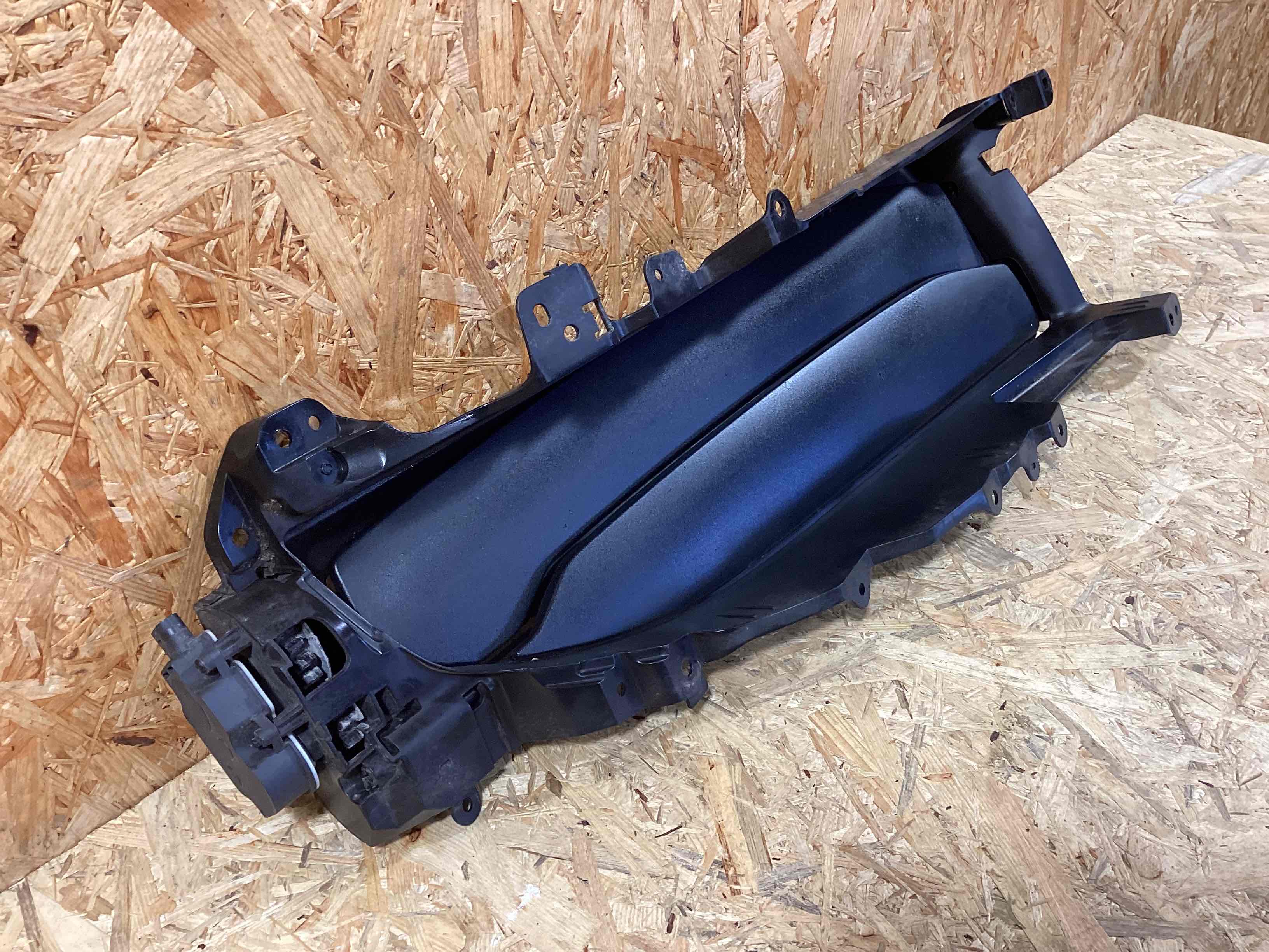 Жалюзи радиатора Porsche Taycan 160426-109