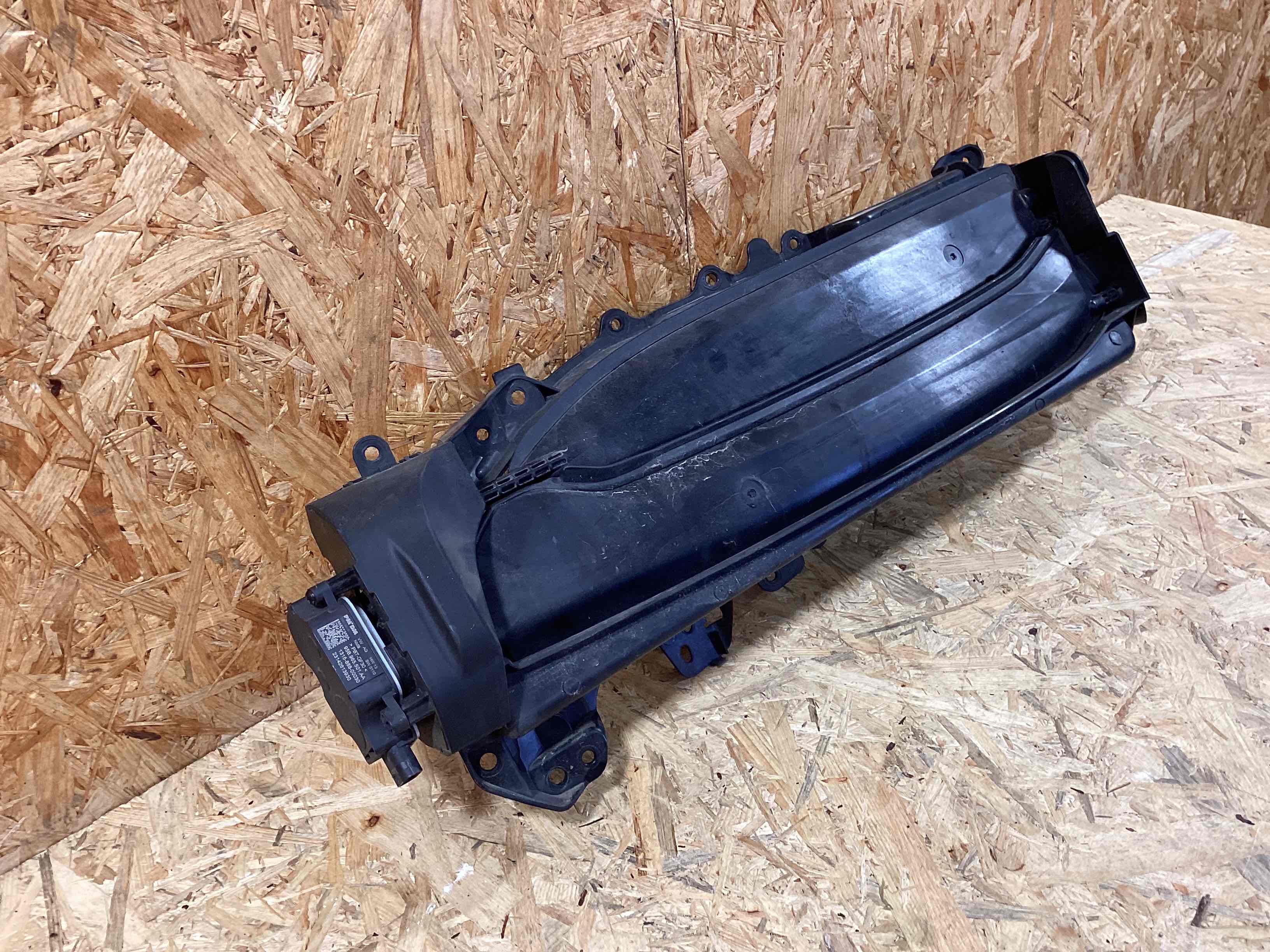 Жалюзи радиатора Porsche Taycan 160426-109