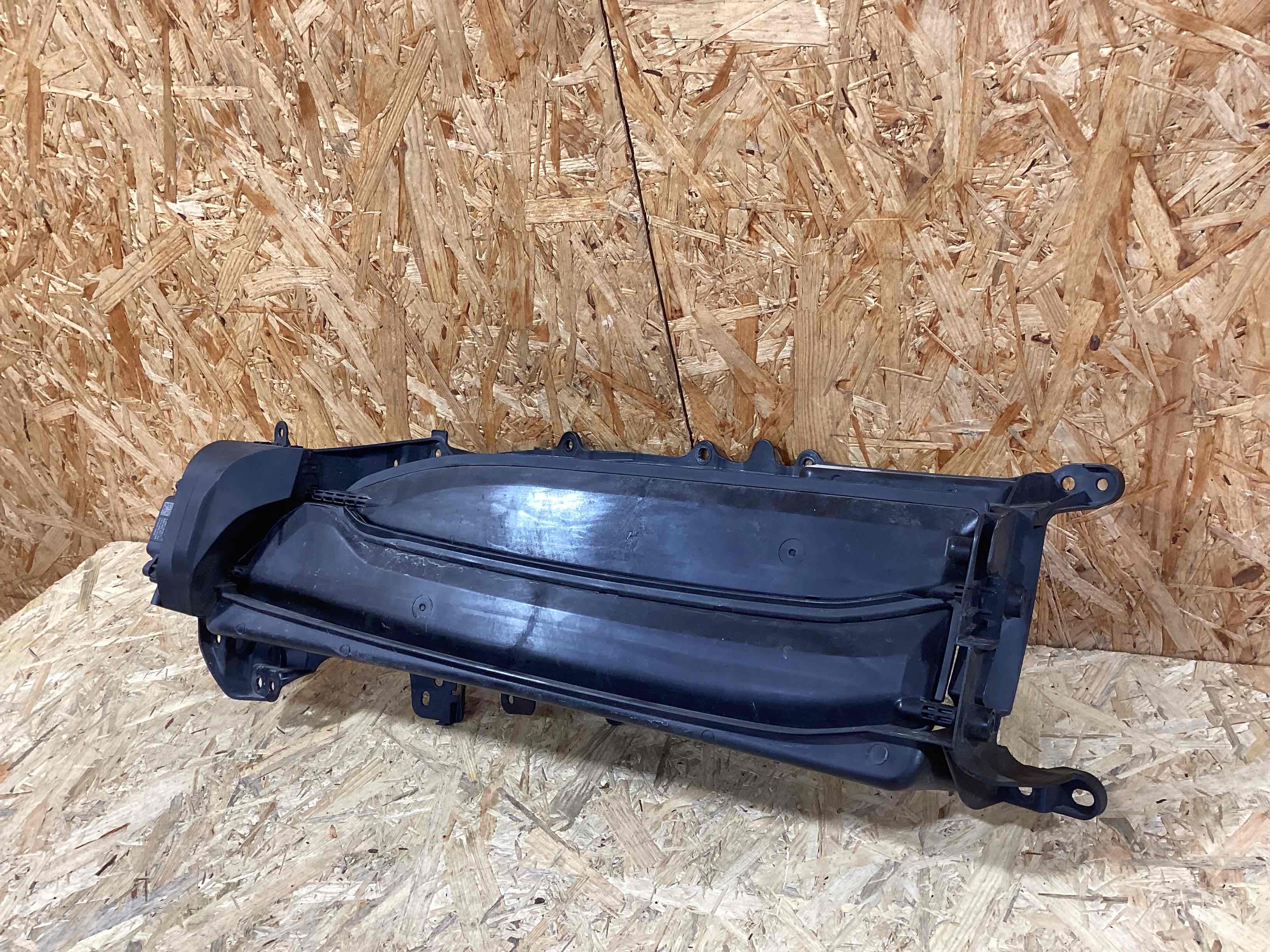 Жалюзи радиатора Porsche Taycan 160426-109