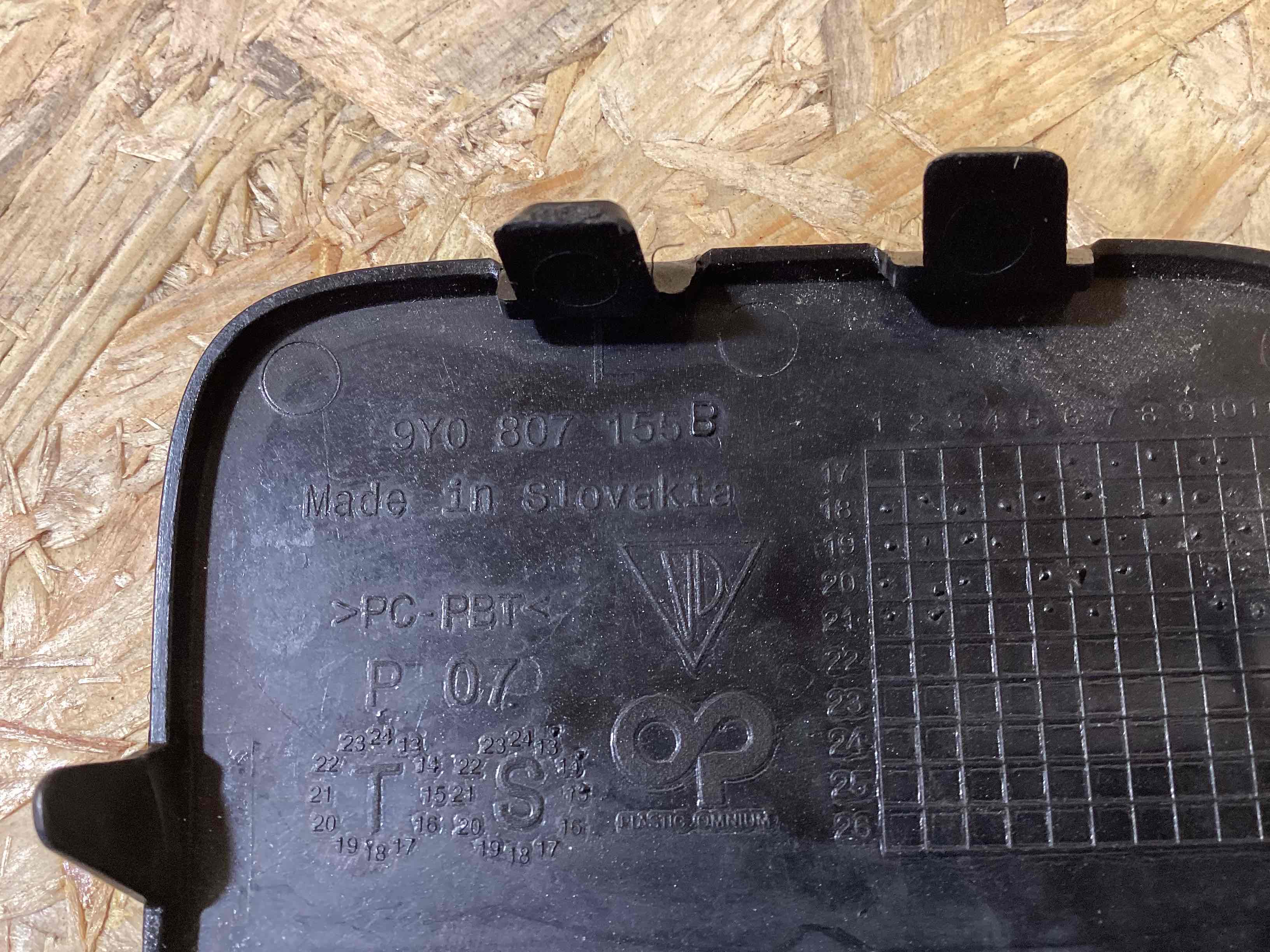 Заглушка, вставка (решетка) в бампер Porsche Cayenne 160426-111