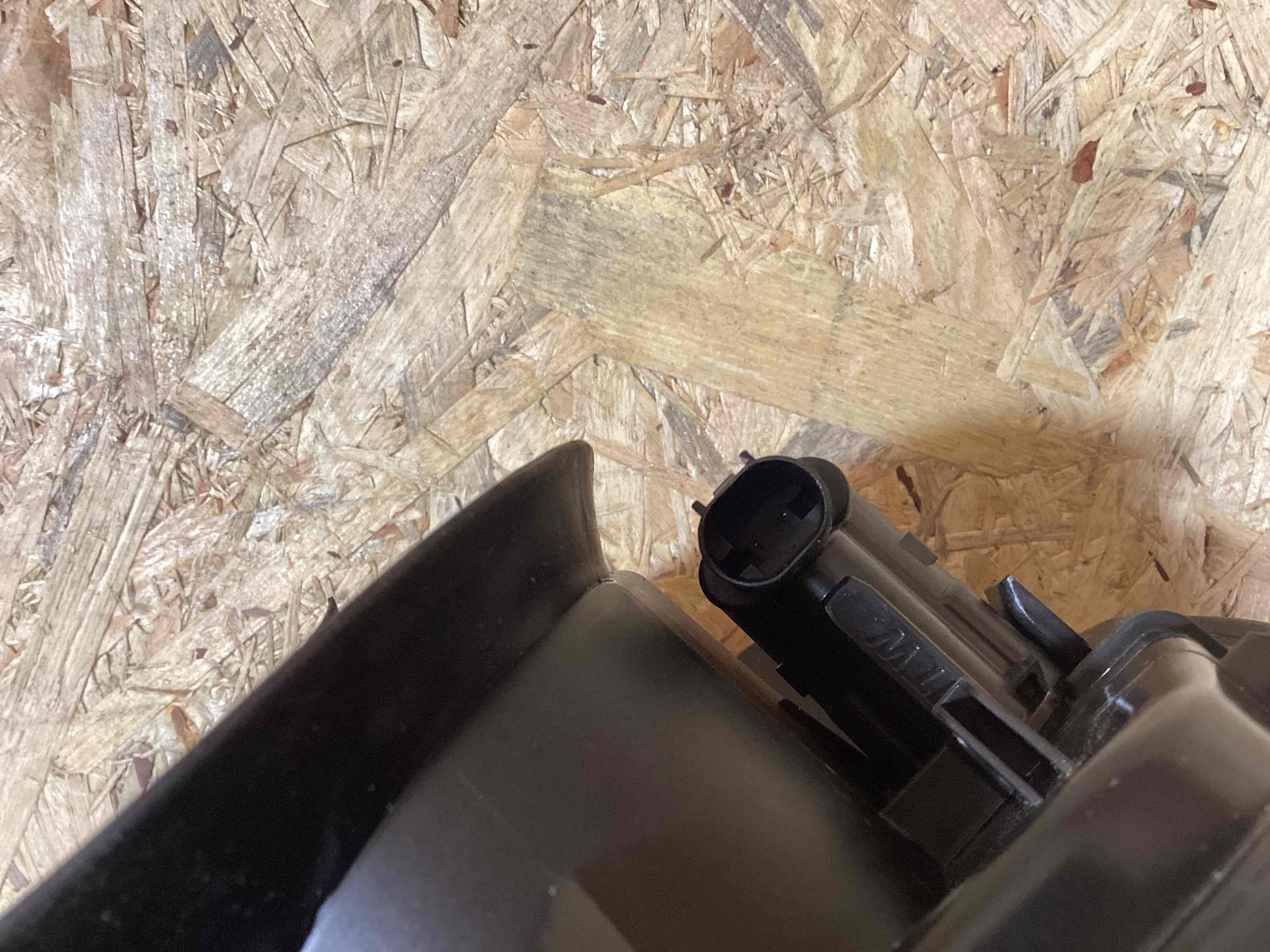 Лючок бака Porsche Cayenne 160426-112