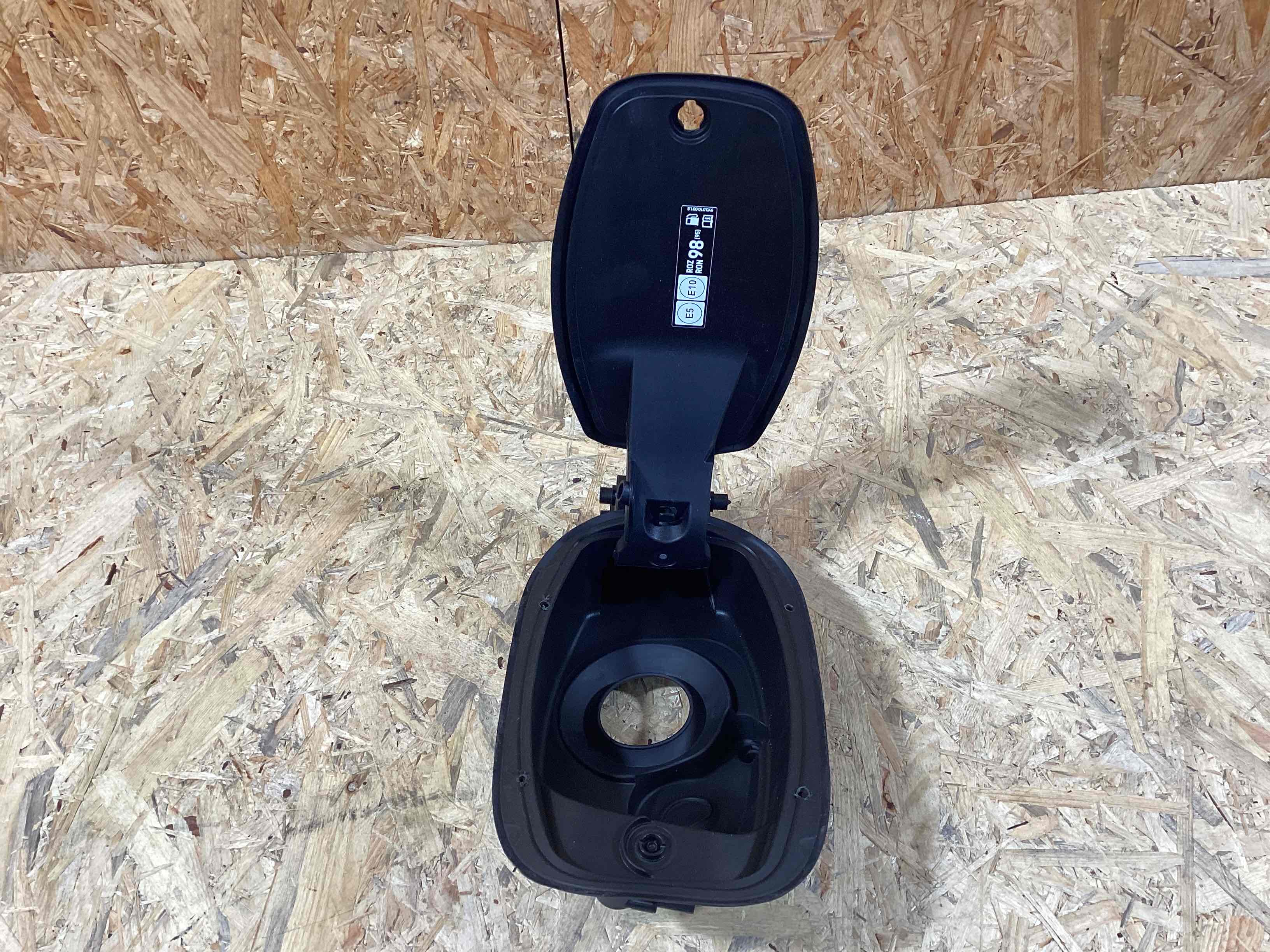 Лючок бака Porsche Cayenne 160426-112