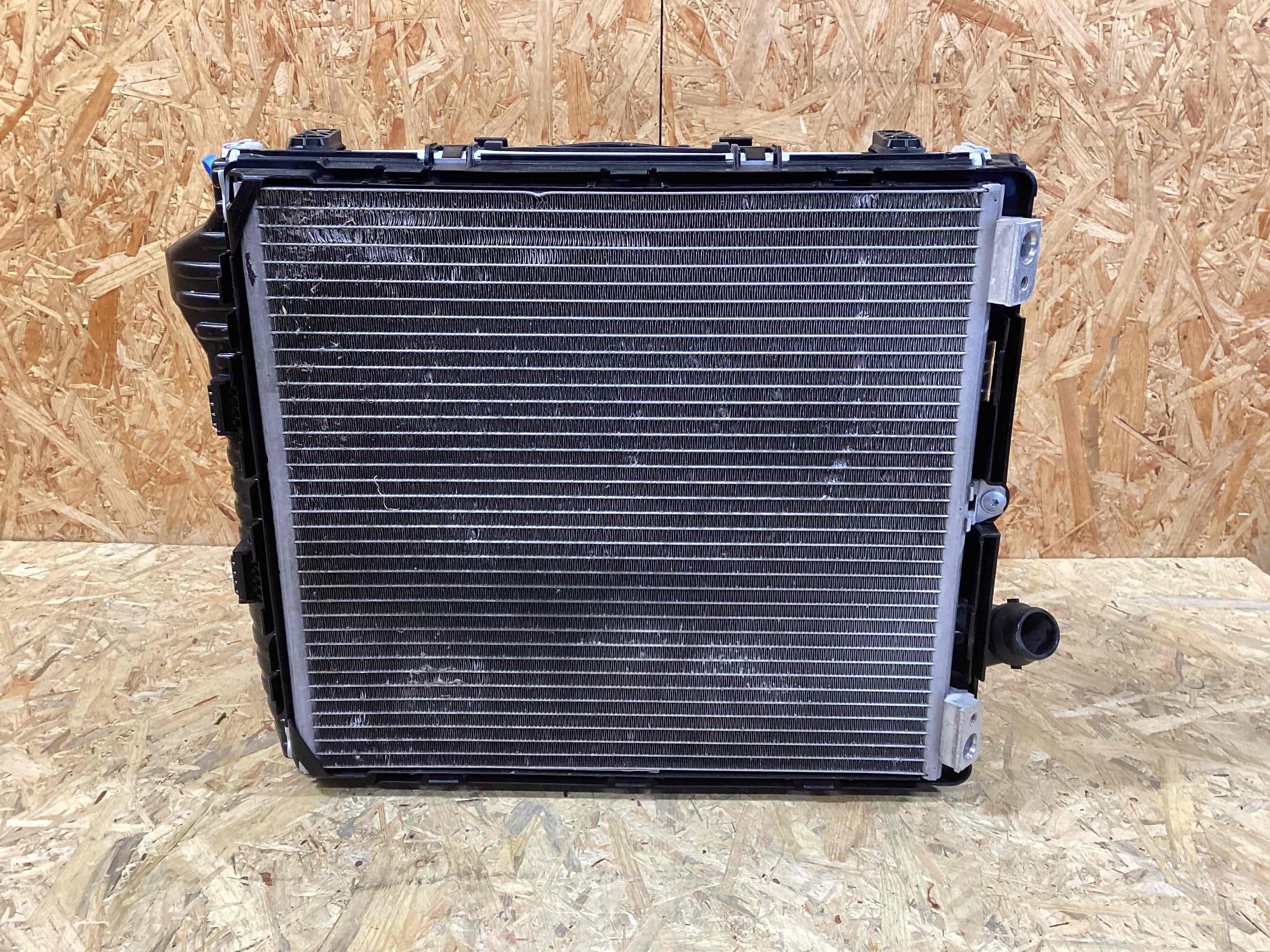 Кассета радиаторов Porsche 911 160426-115