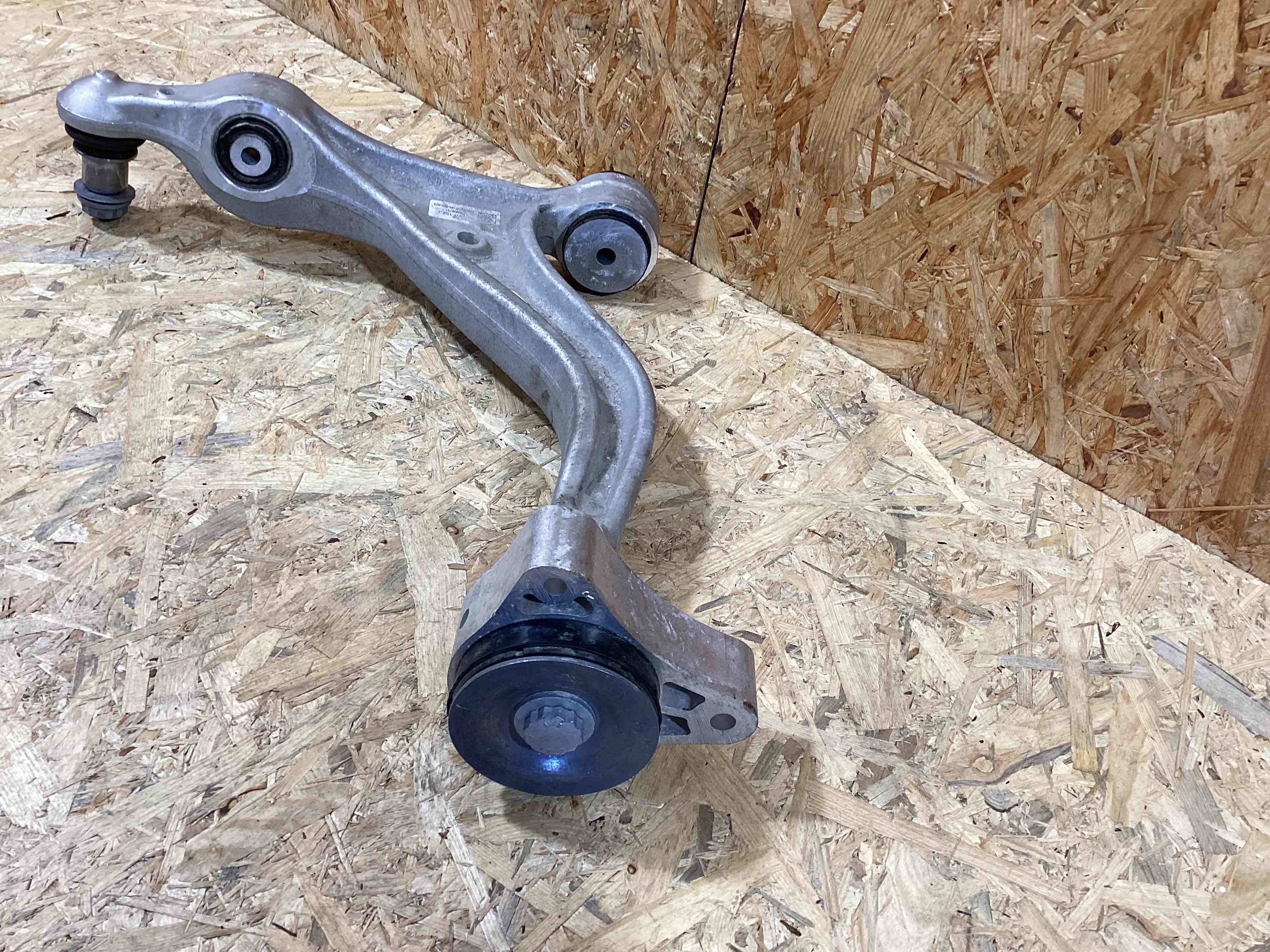 Рычаг передний правый Porsche Taycan 160426-116