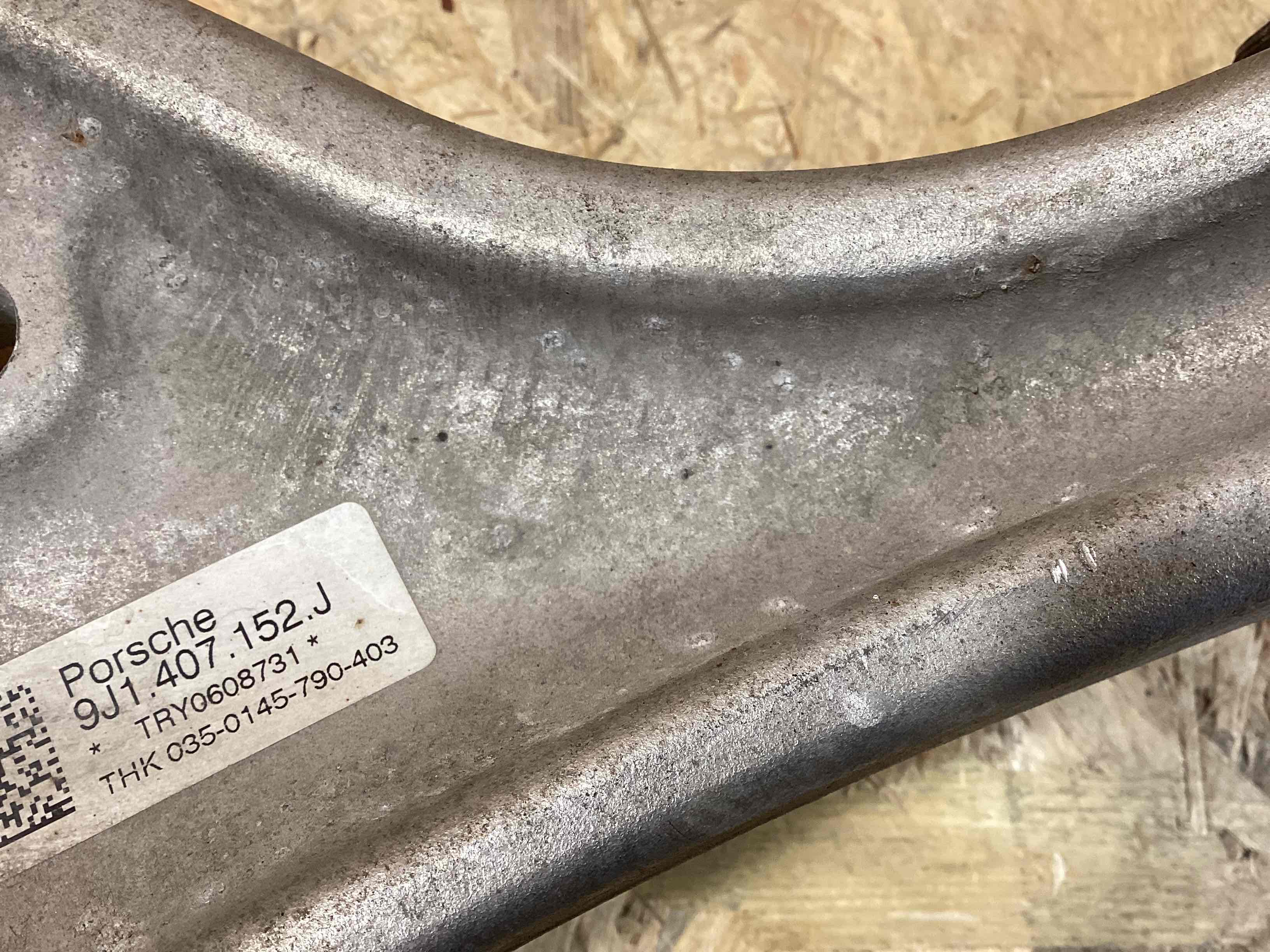 Рычаг передний правый Porsche Taycan 160426-116