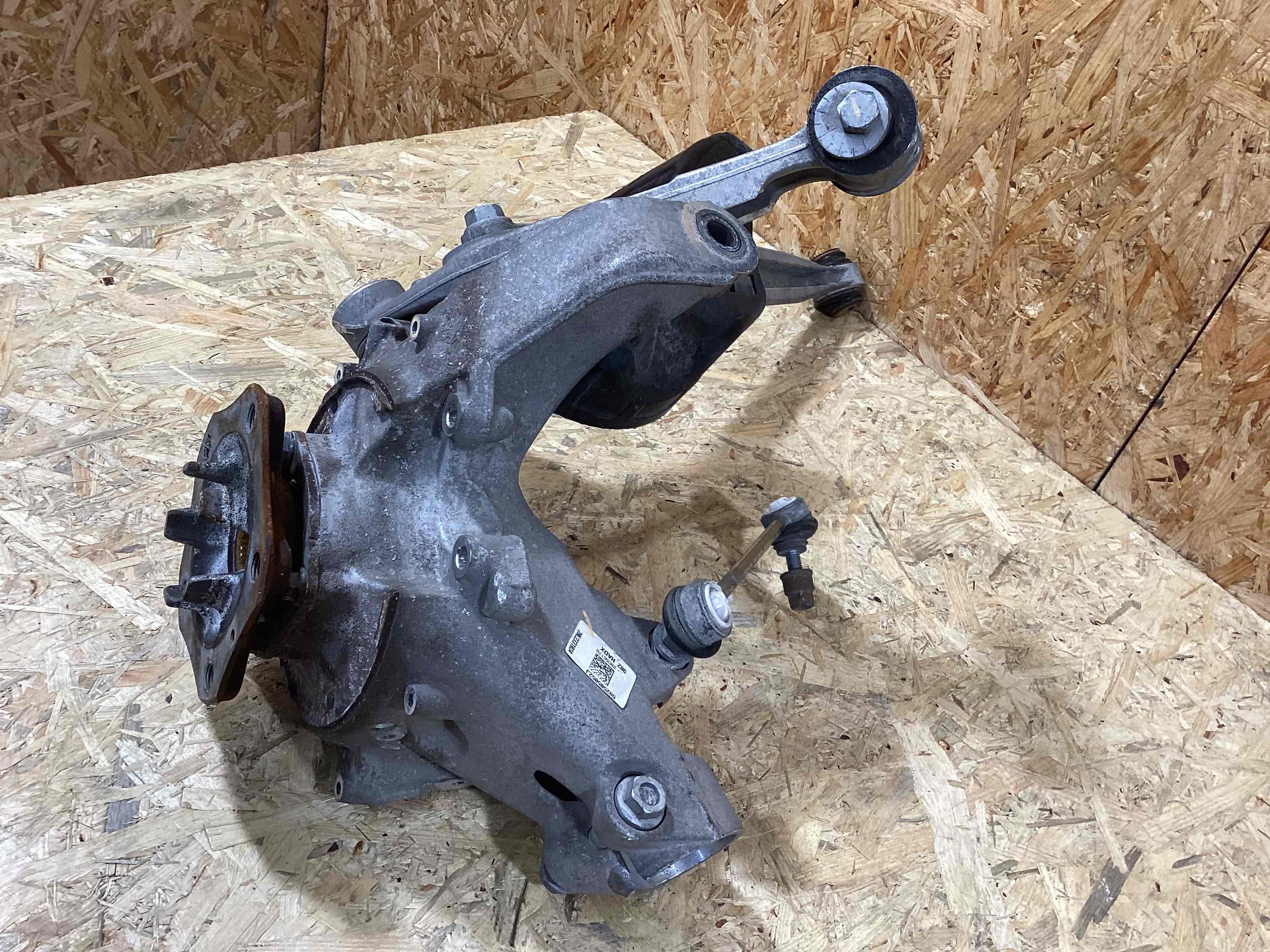 Кулак задний правый Porsche Boxster 718 160426-117