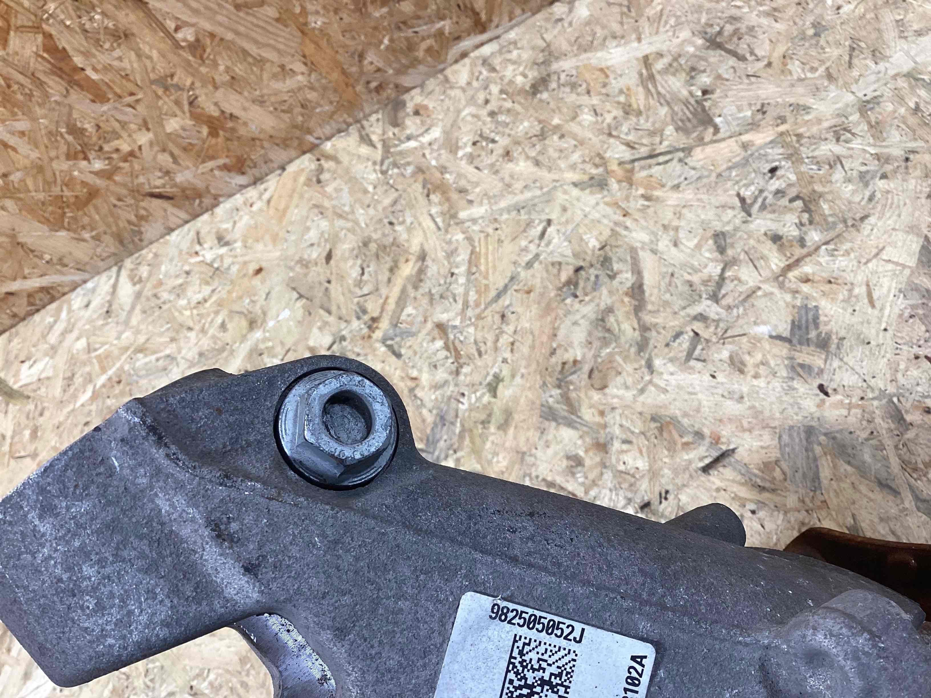 Кулак задний правый Porsche Boxster 718 160426-117