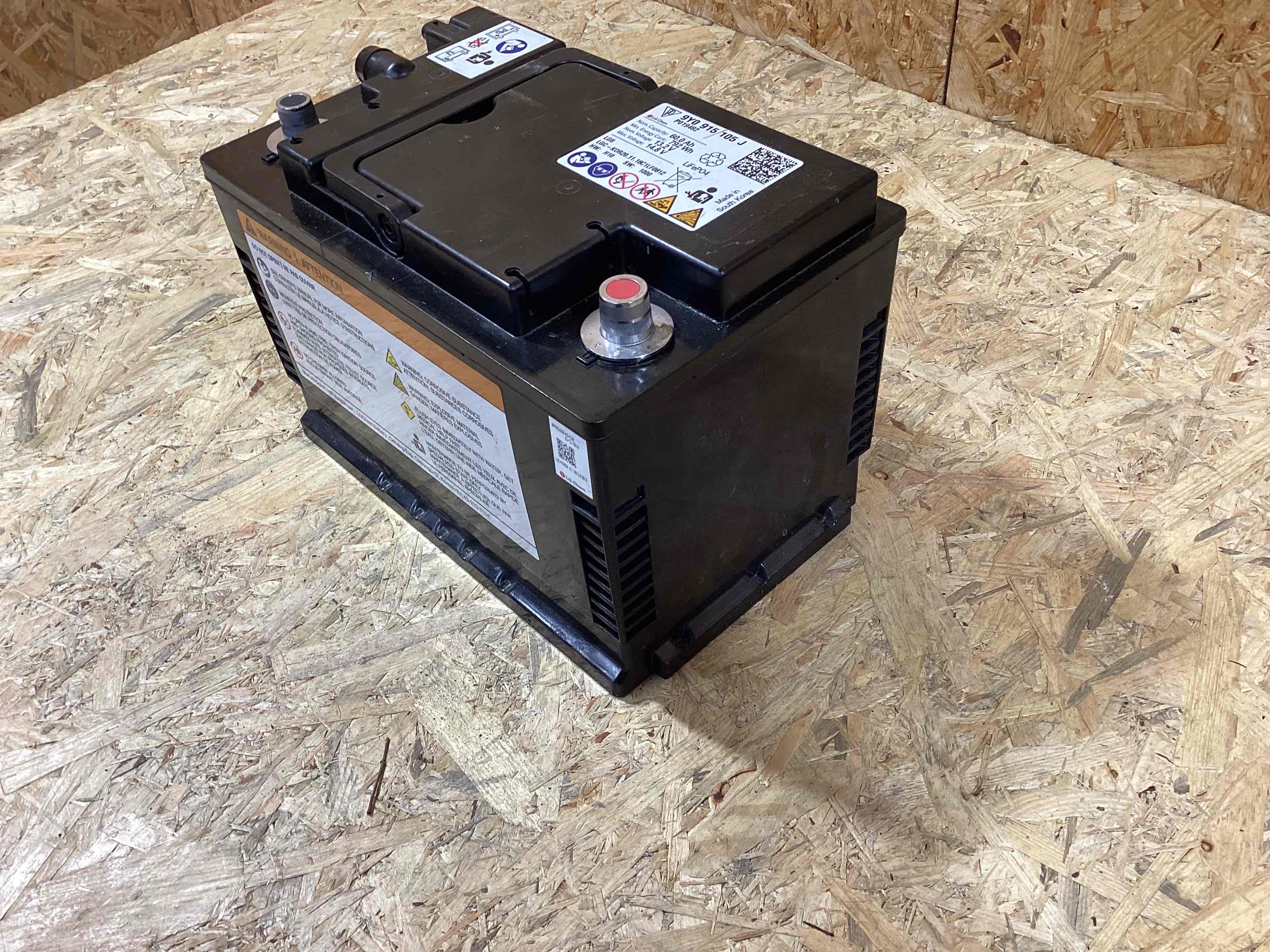 Аккумуляторная батарея, конвертор, проводка, крепление и др. Porsche Cayenne 160426-119