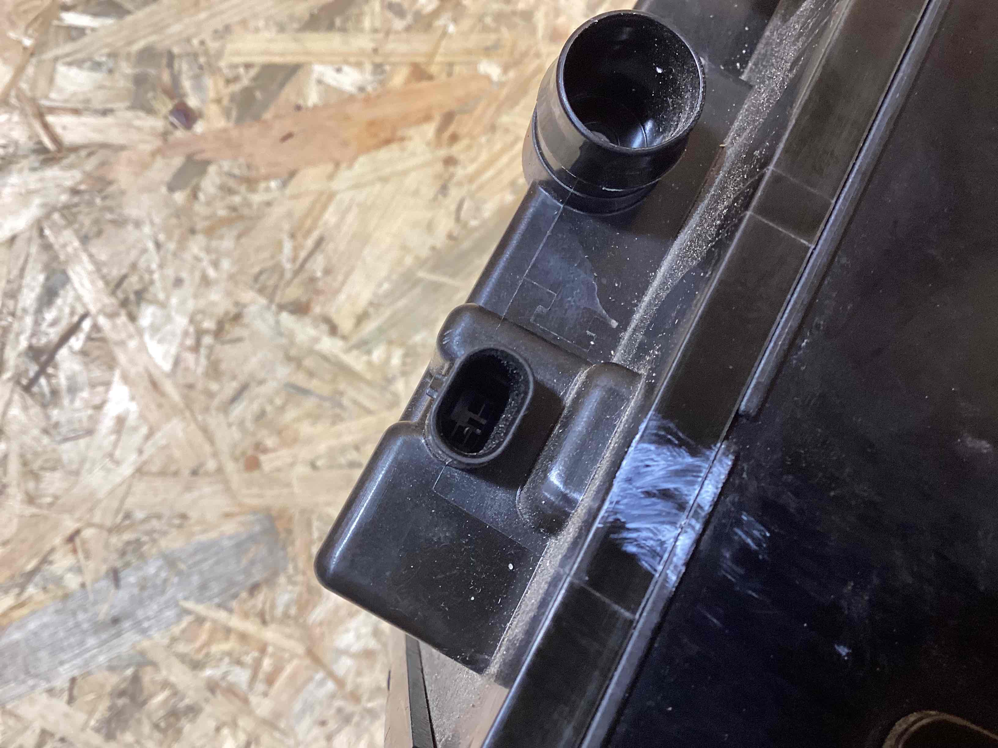 Аккумуляторная батарея, конвертор, проводка, крепление и др. Porsche Cayenne 160426-119