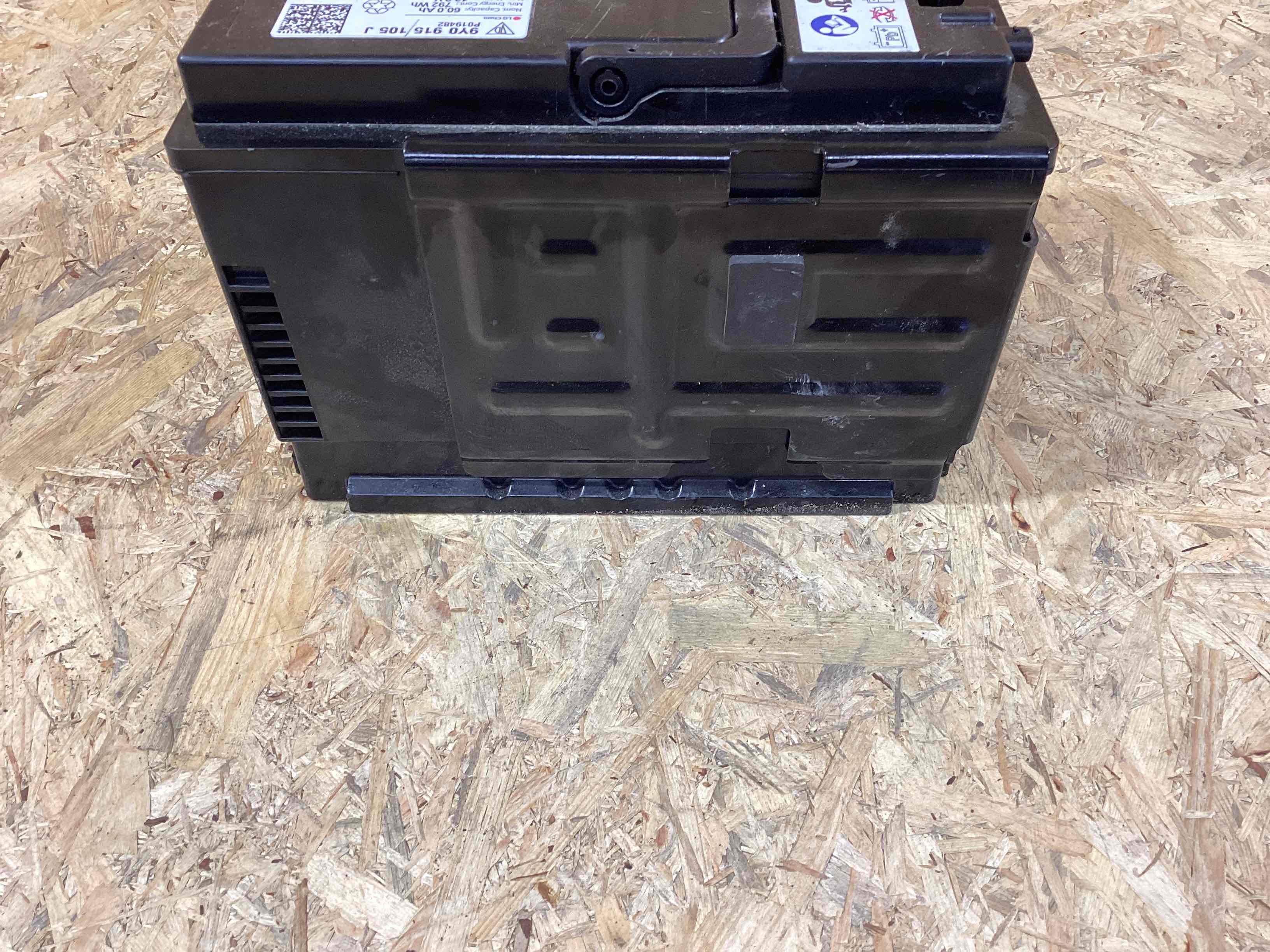 Аккумуляторная батарея, конвертор, проводка, крепление и др. Porsche Cayenne 160426-119