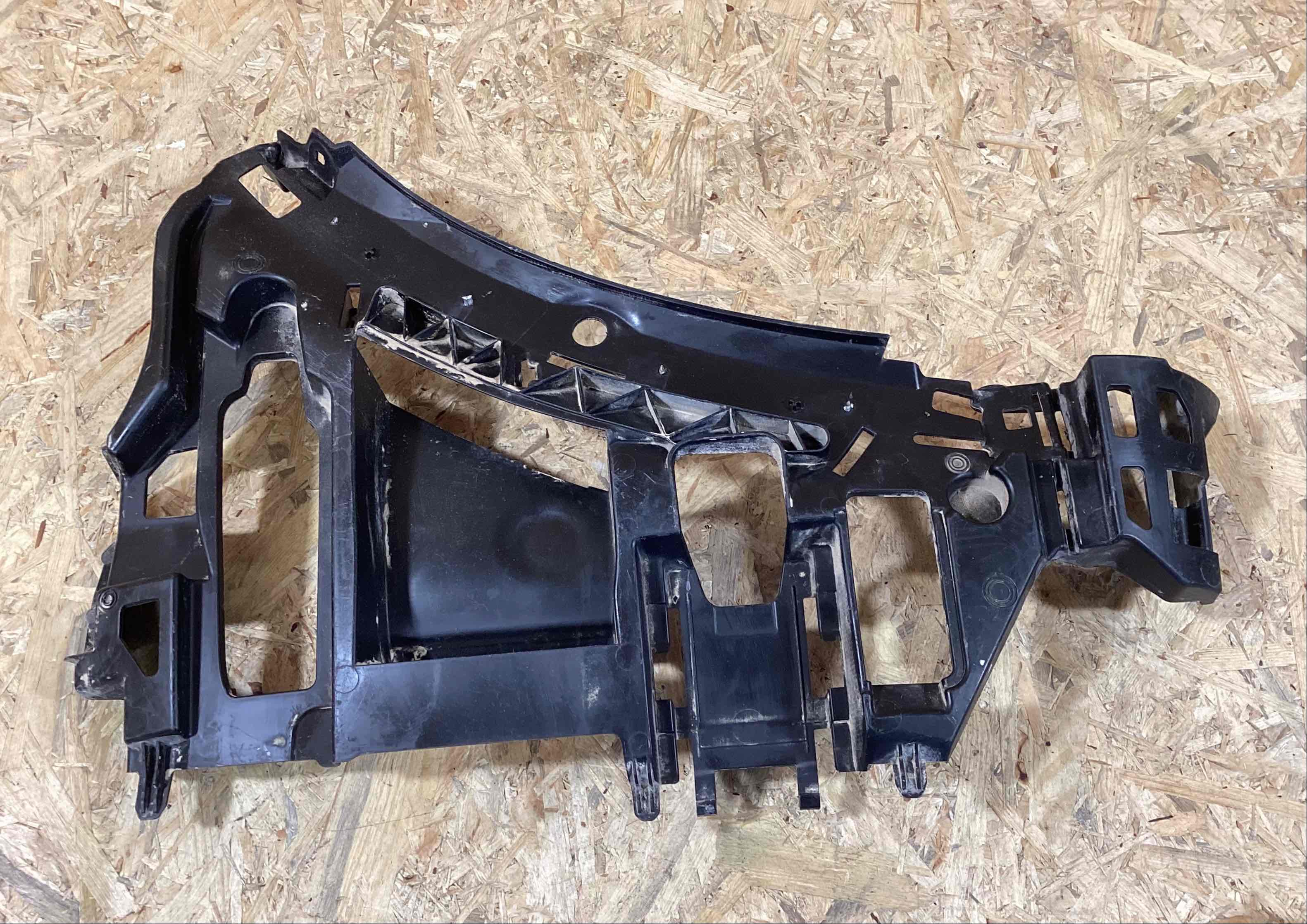 Крепление бампера Porsche Cayenne 160426-125