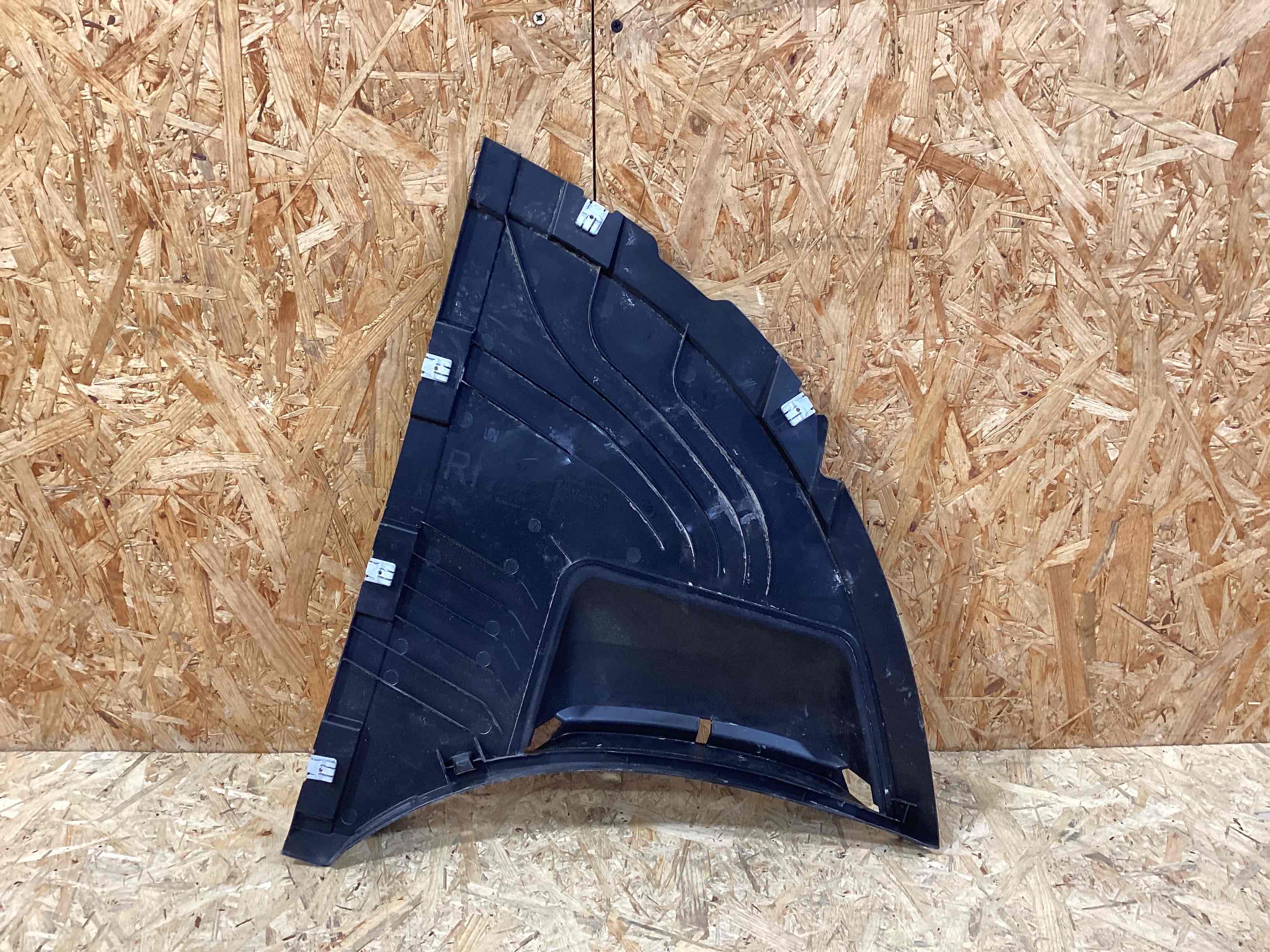 Защита арок передняя правая (подкрылок) Porsche Taycan 160426-127