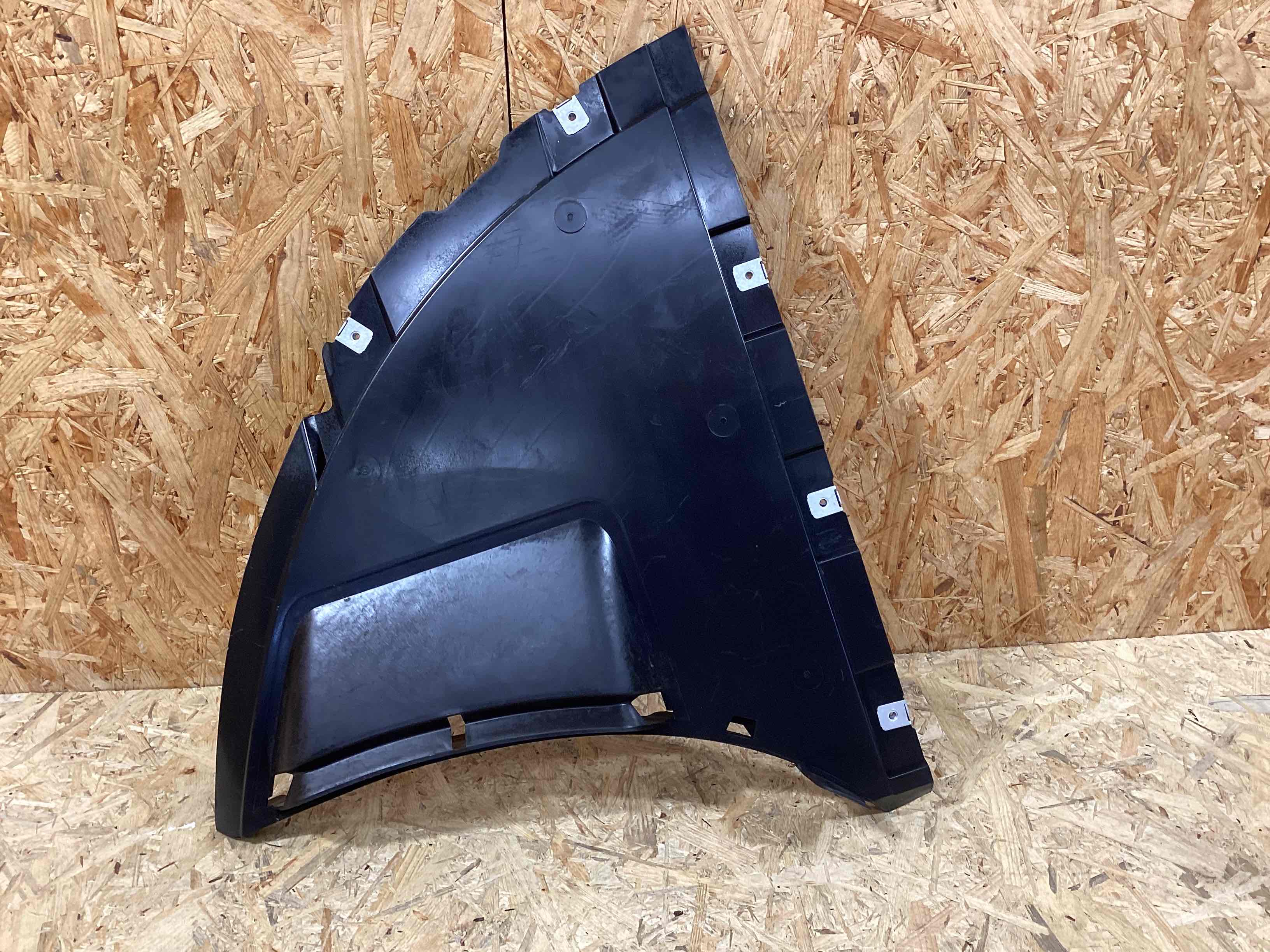 Защита арок передняя правая (подкрылок) Porsche Taycan 160426-127