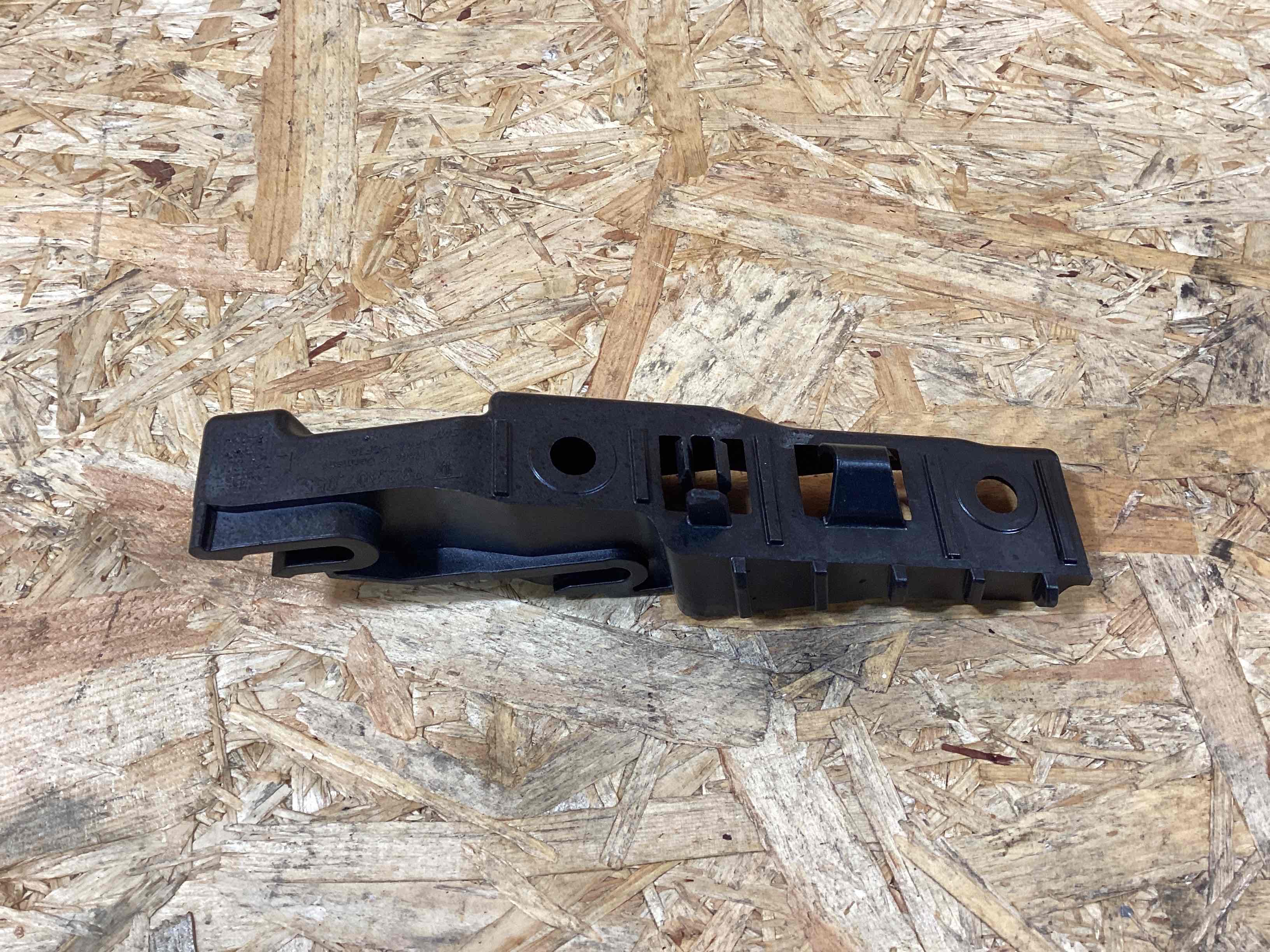 Крепление бампера Porsche Boxter 718 160525-116