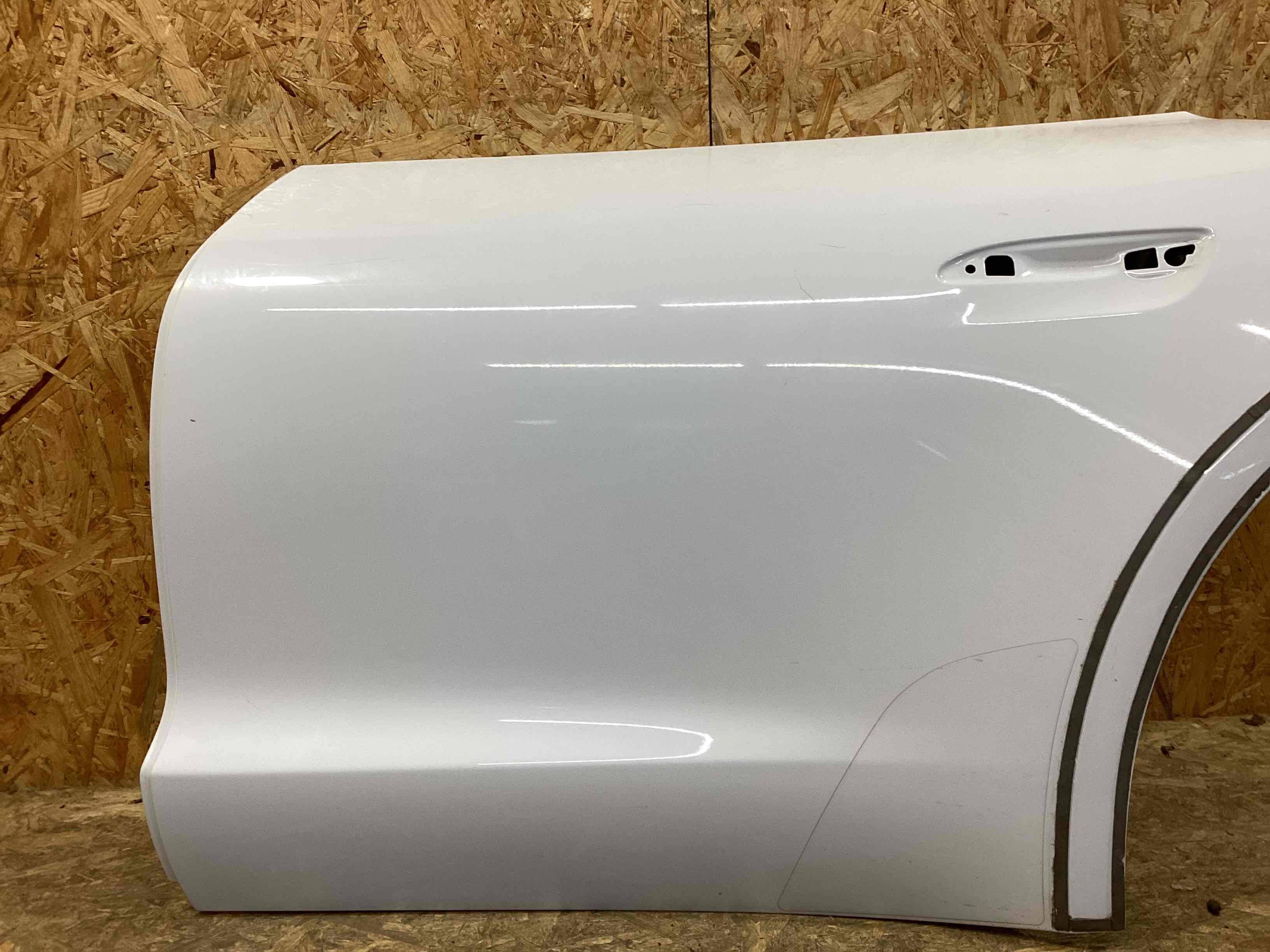 Дверь задняя левая Porsche Taycan 160626-104