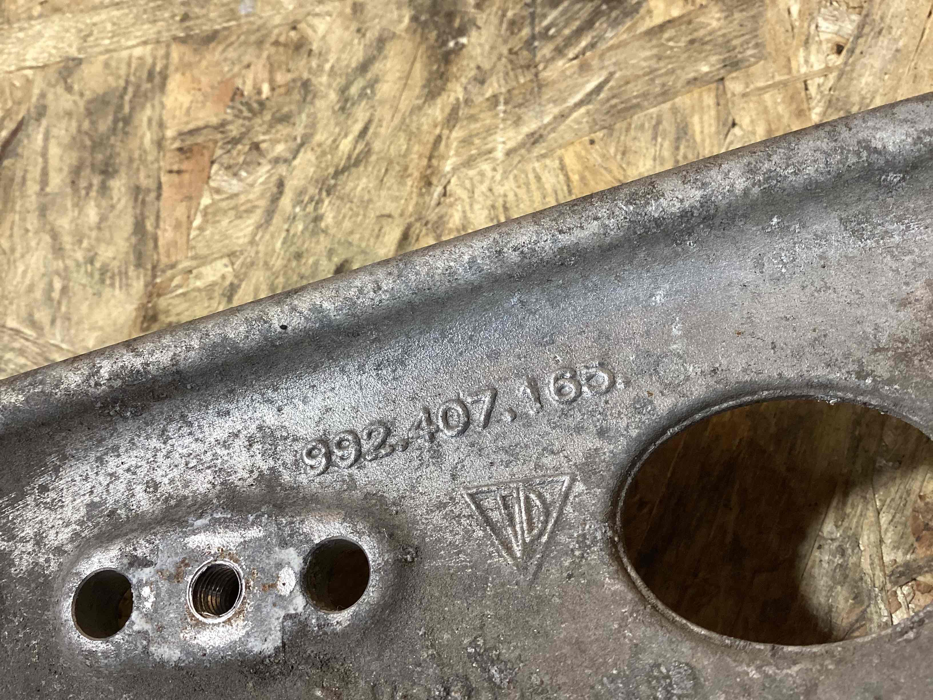 Важіль підвіски Porsche 911 160926-105