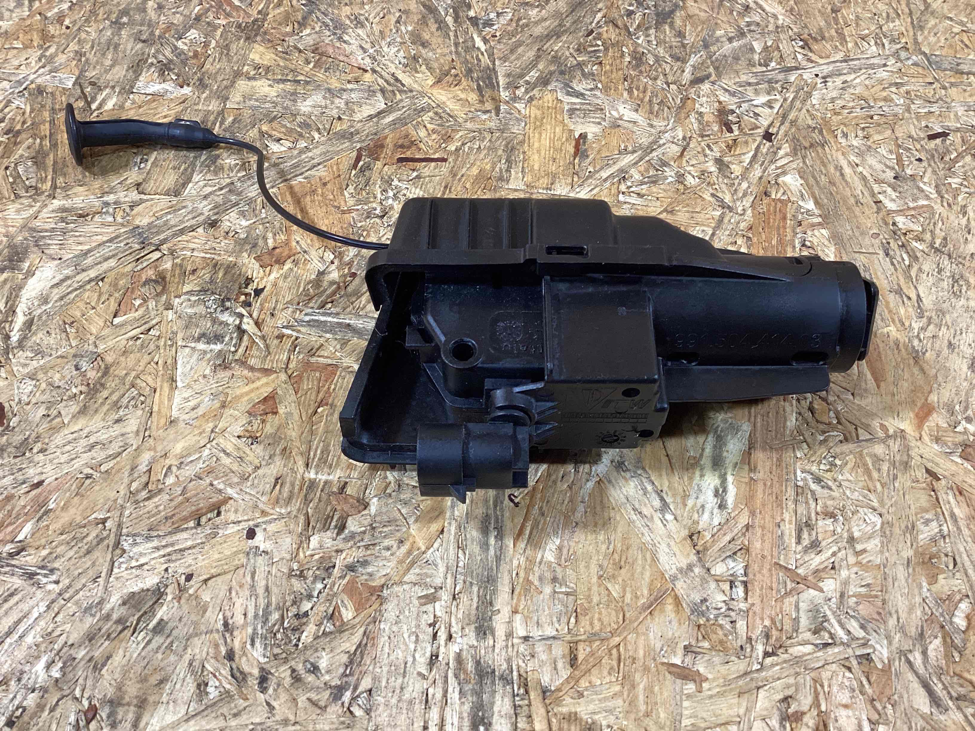 Лючок бака Porsche 911 161025-110