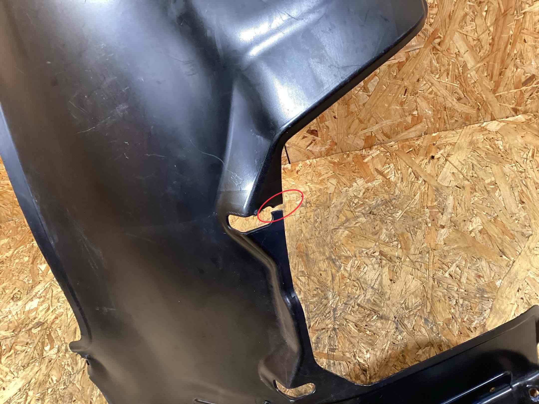 Защита арок передняя левая (подкрылок) Porsche Cayman GT4 161025-113