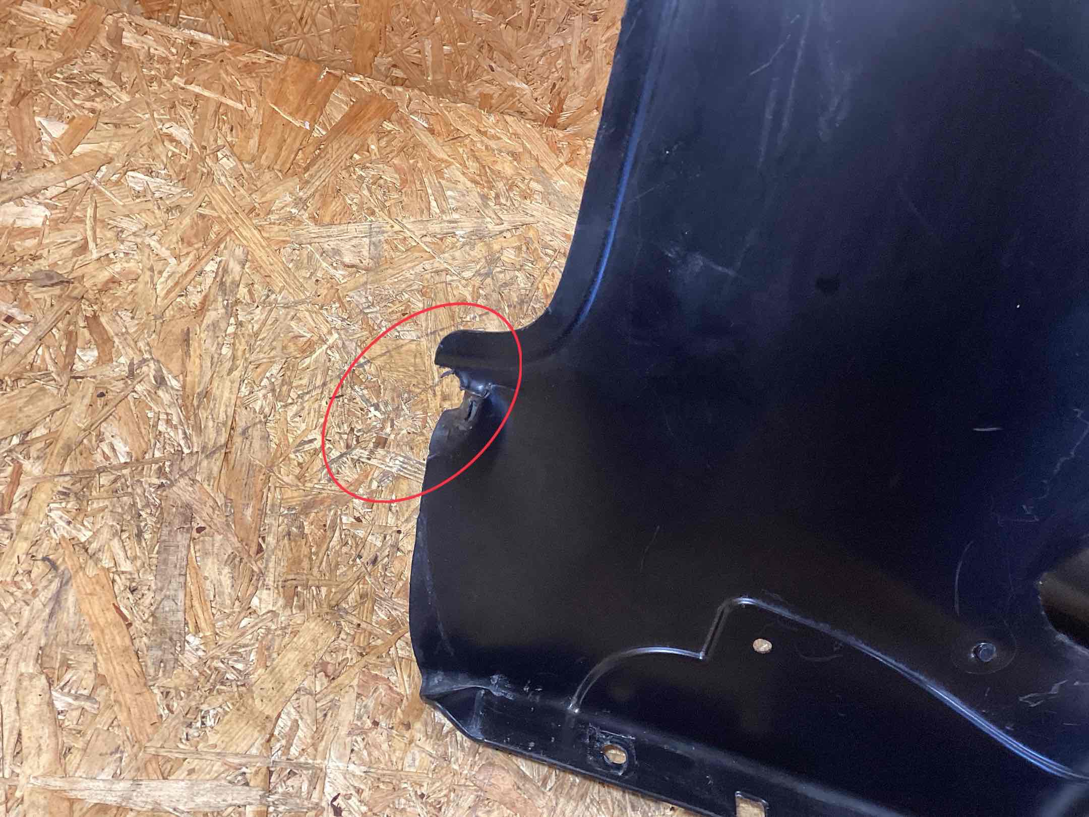 Защита арок передняя левая (подкрылок) Porsche Cayman GT4 161025-113