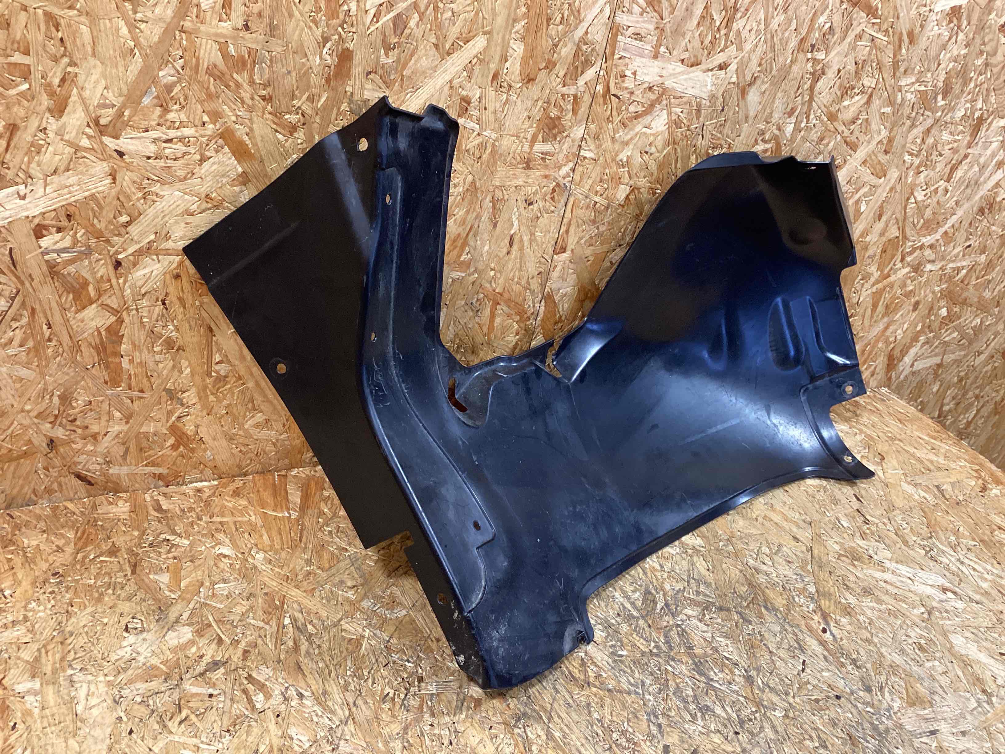 Защита арок передняя левая (подкрылок) Porsche Cayman GT4 161025-113