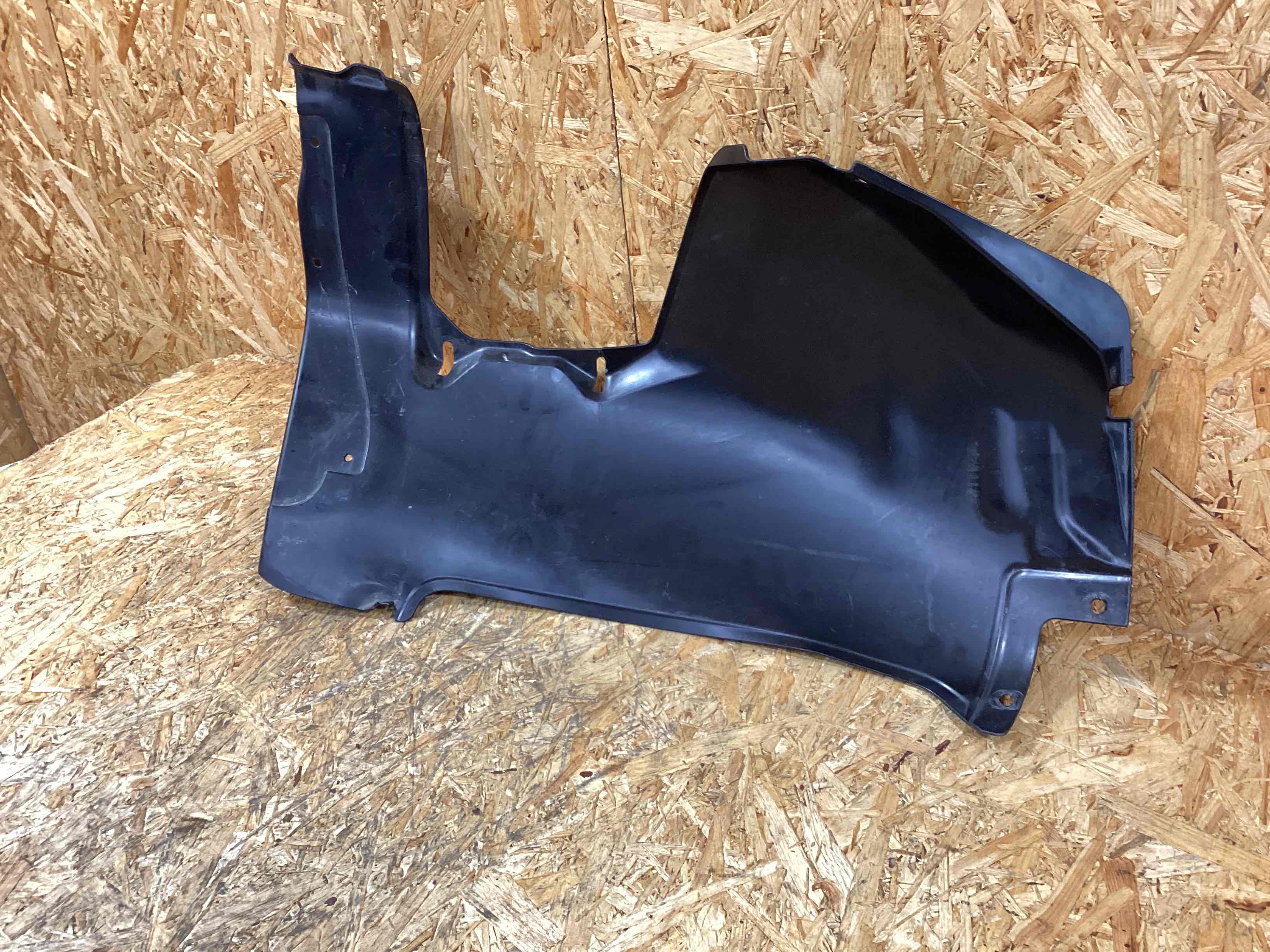 Защита арок передняя левая (подкрылок) Porsche Cayman GT4 161025-113