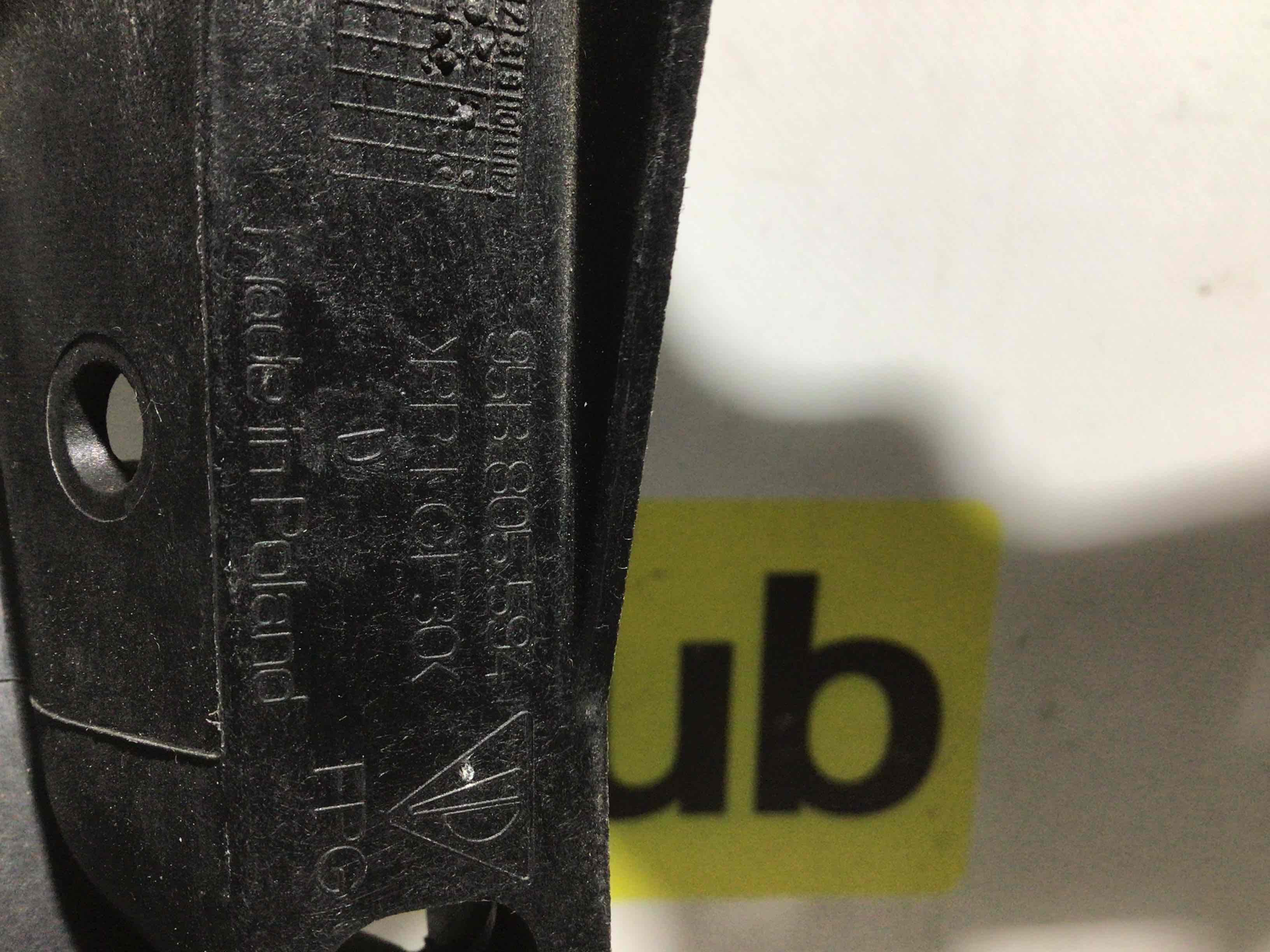 Опора радиатора, крепление/кронштейн, уплотнитель радиатора Porsche Macan 161225-003