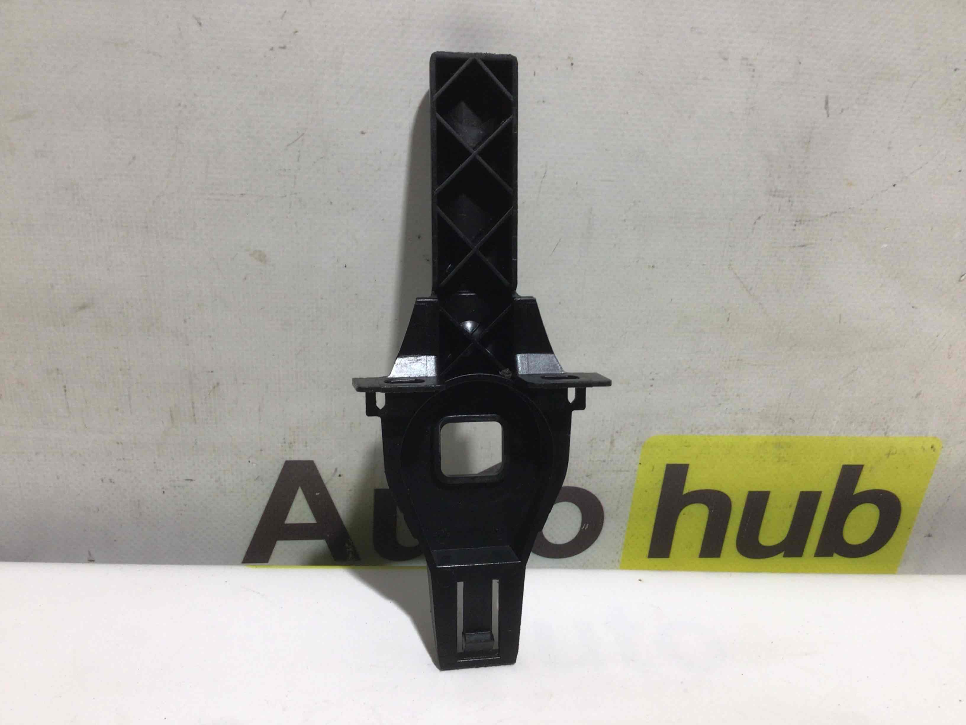 Опора радиатора, крепление/кронштейн, уплотнитель радиатора Audi A4 161225-004