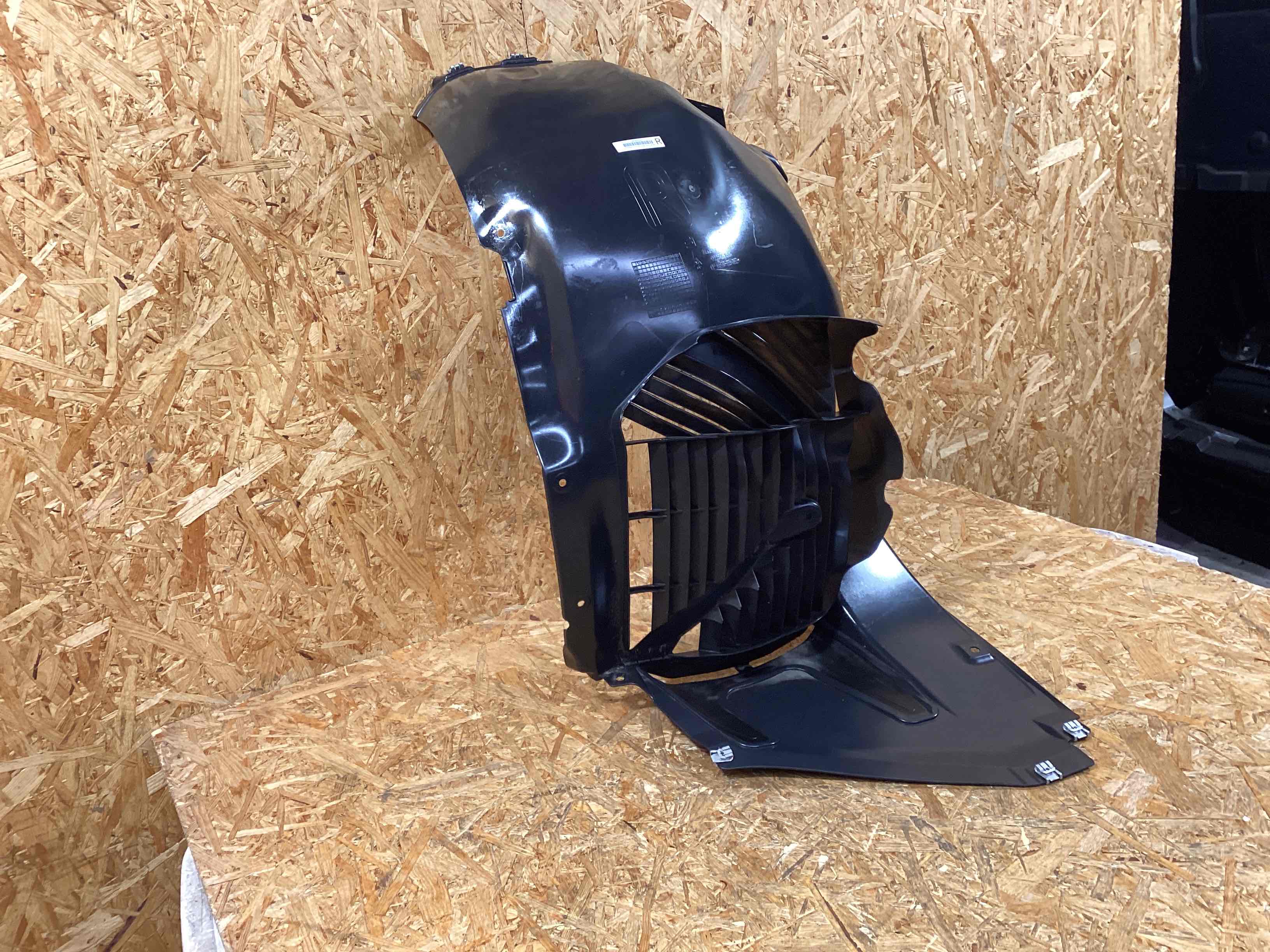 Защита арок передняя правая (подкрылок) Porsche 911 161225-105