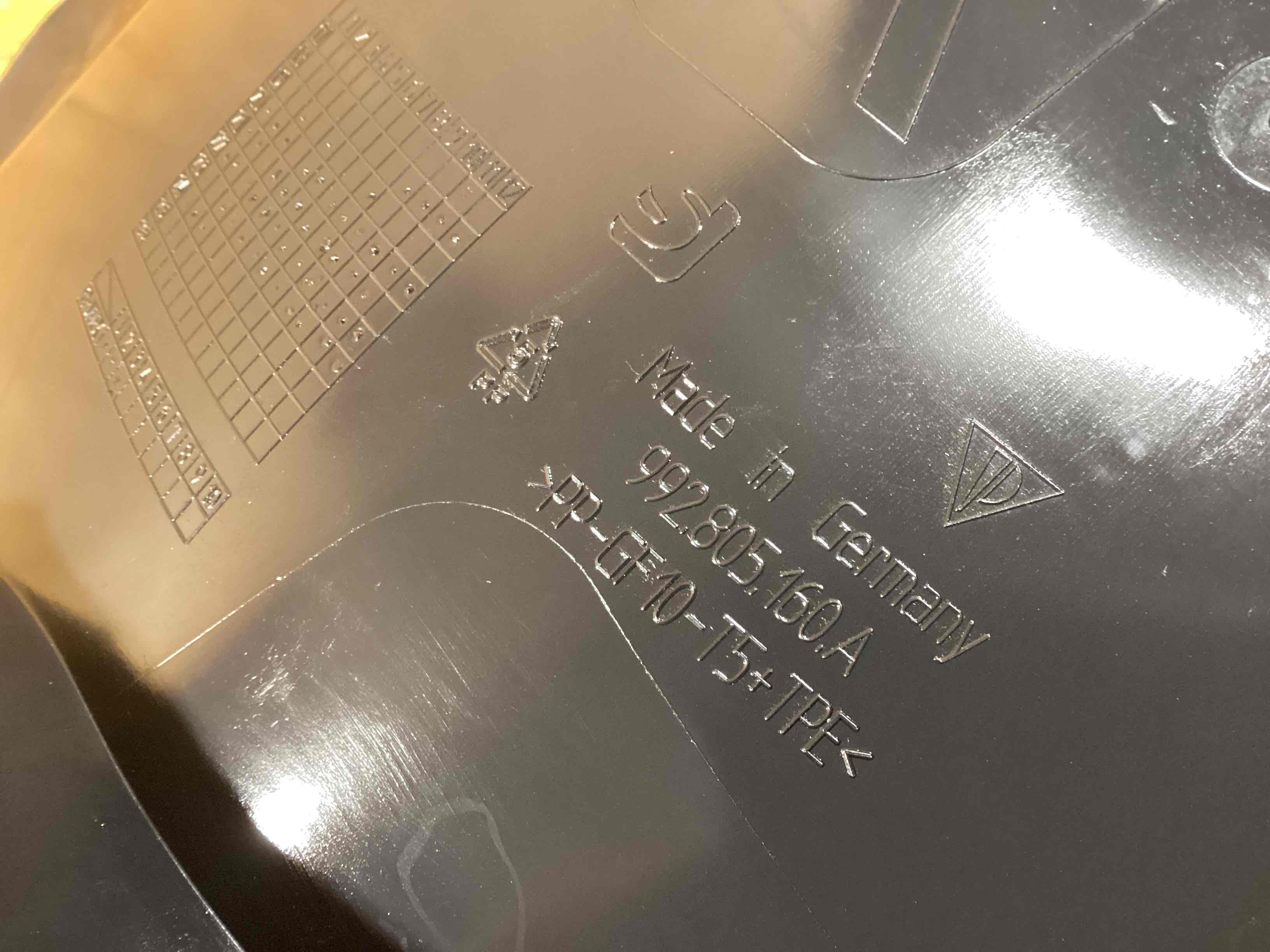 Защита арок передняя правая (подкрылок) Porsche 911 161225-105