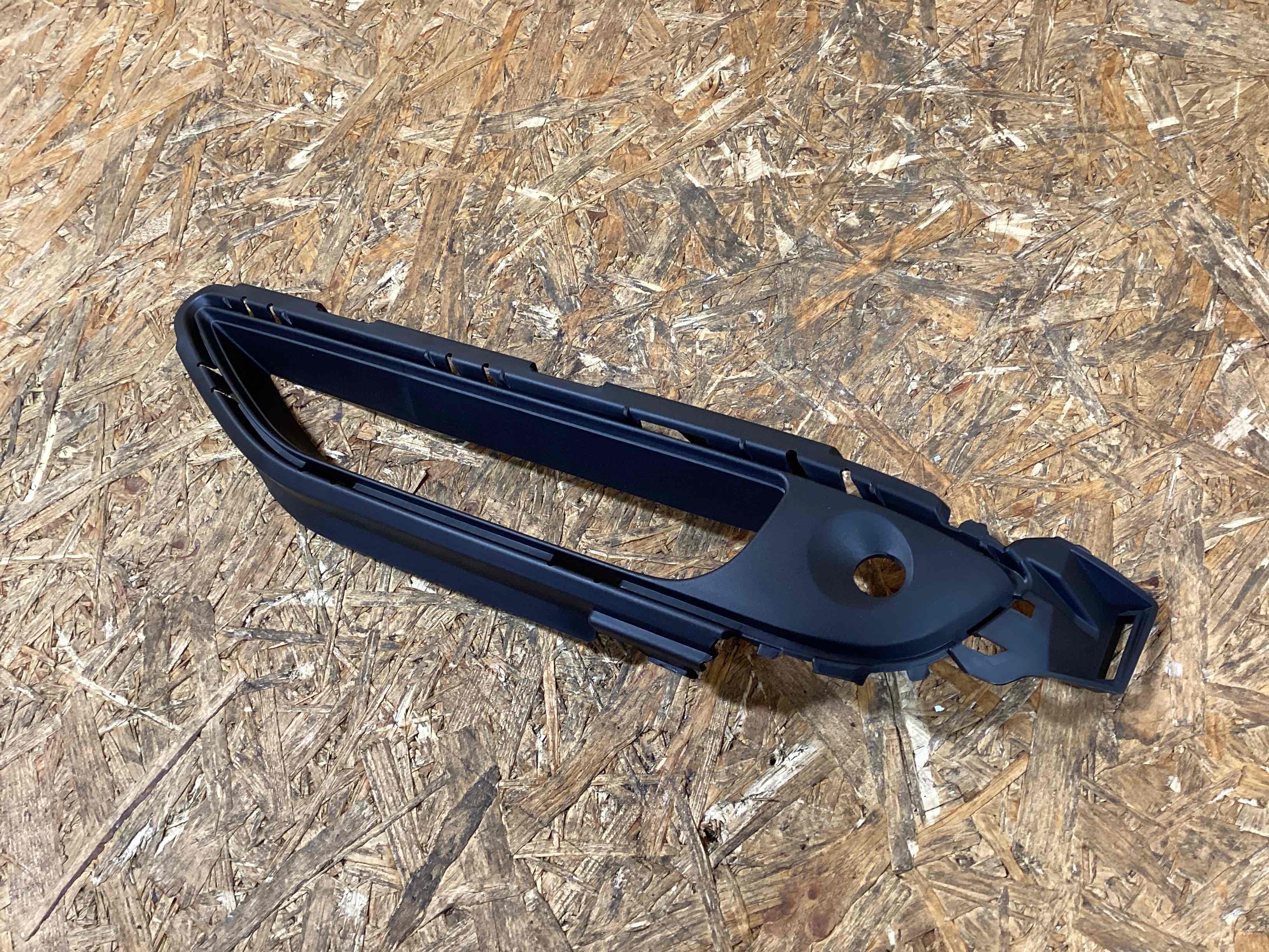 Заглушка, вставка (решетка) в бампер Porsche Cayenne 170226-105