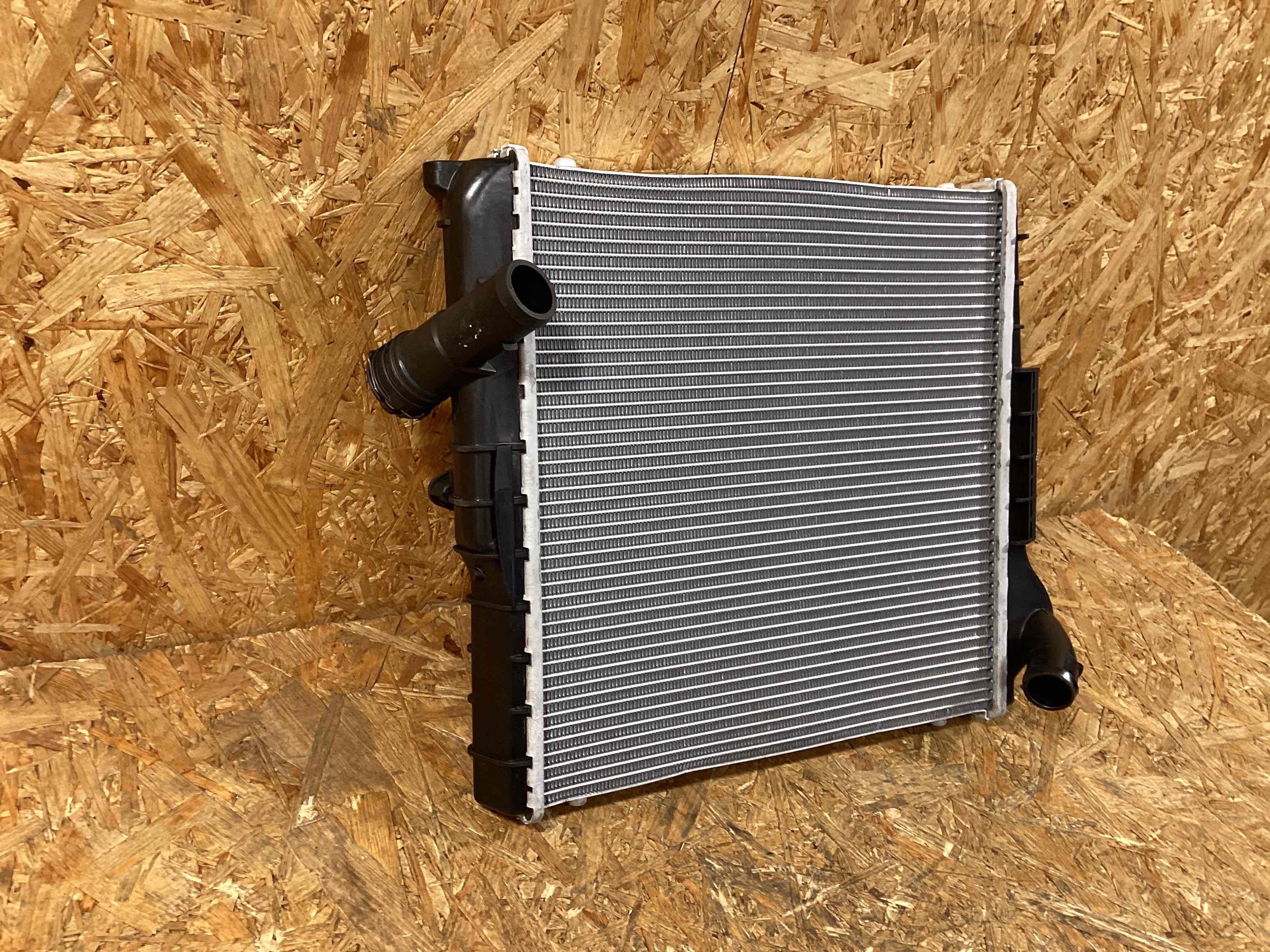 Радиатор (основной) Porsche 911 170226-123