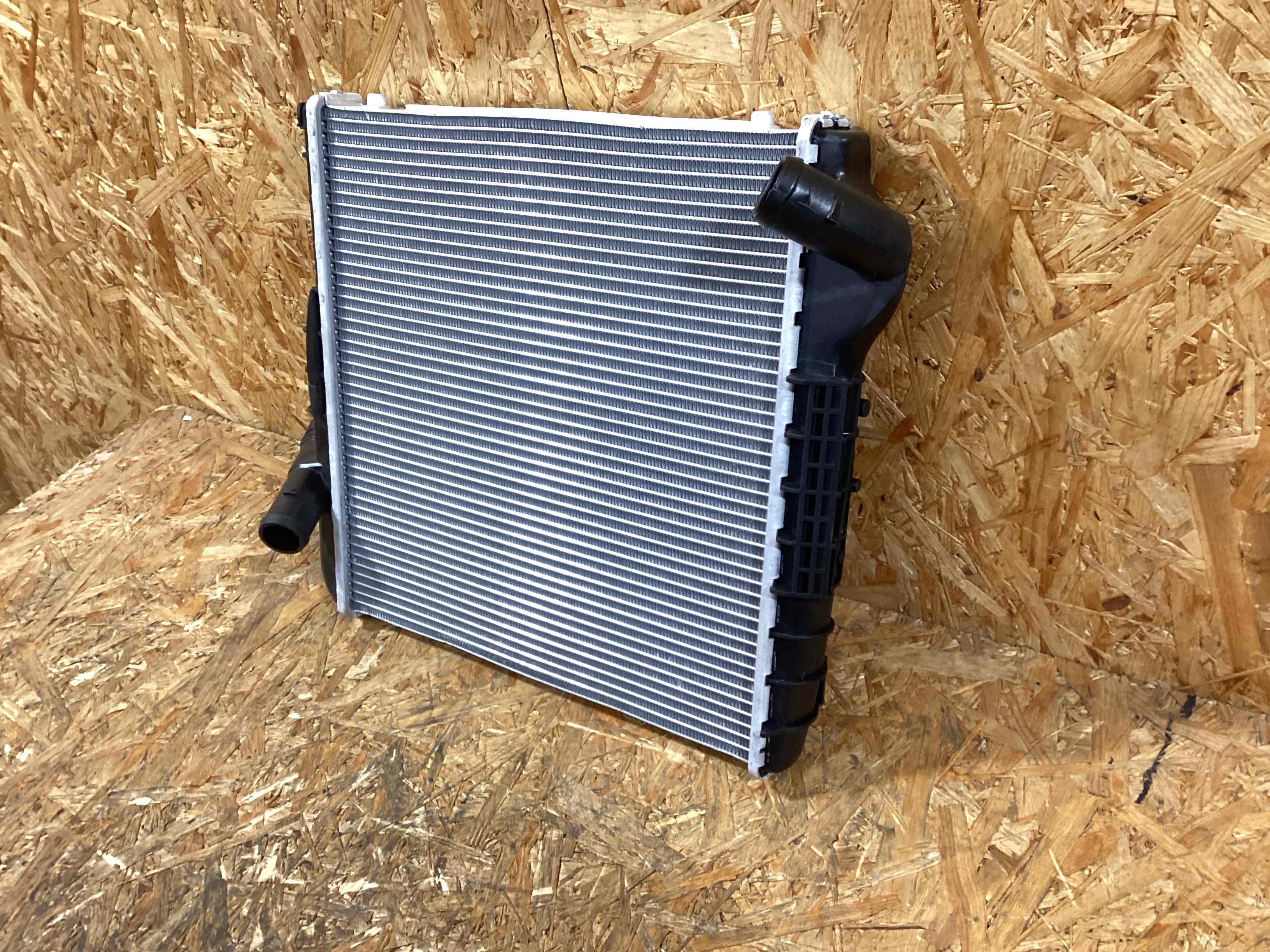 Радиатор (основной) Porsche 911 170226-124