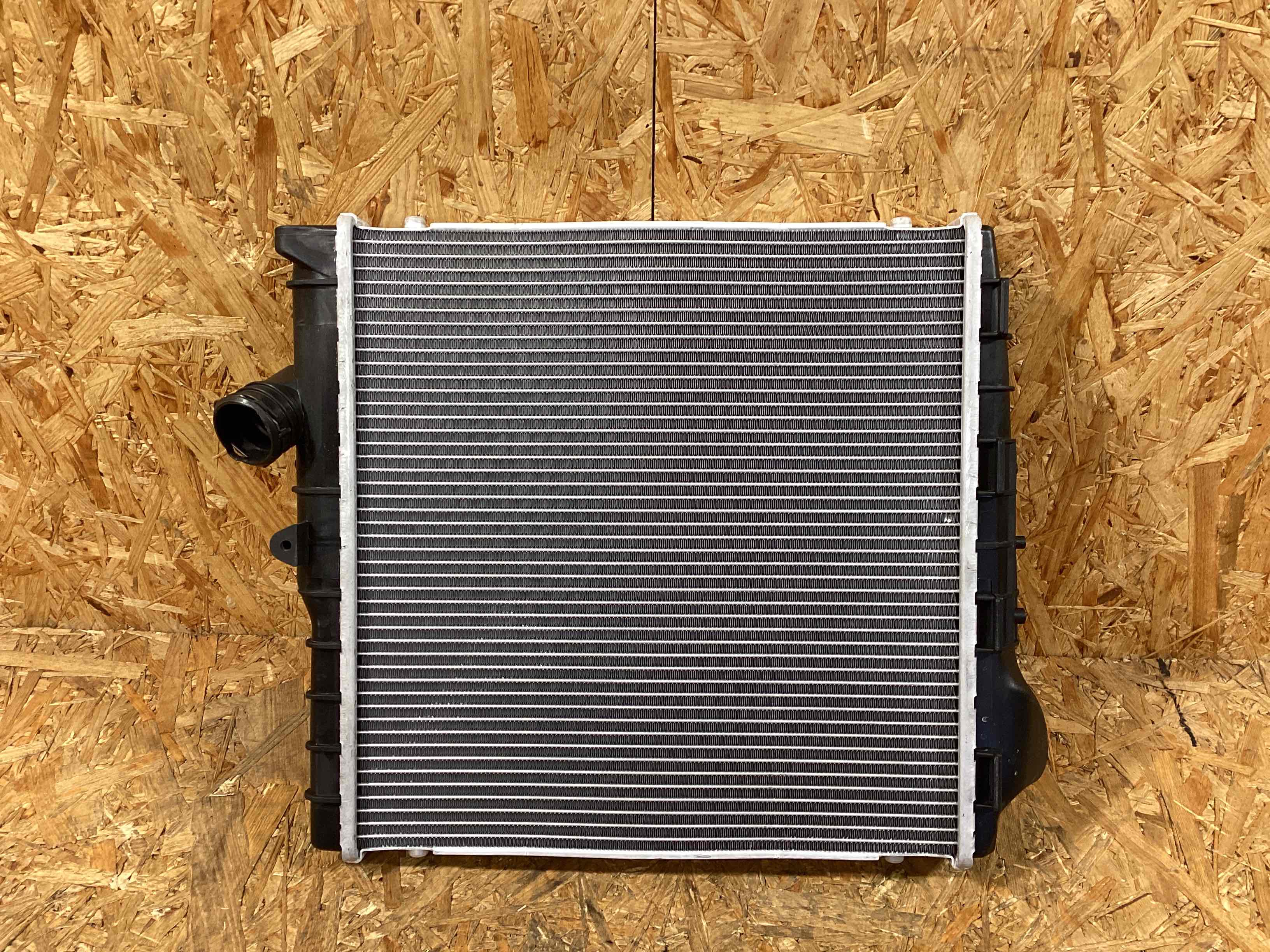 Радиатор (основной) Porsche 911 170226-124