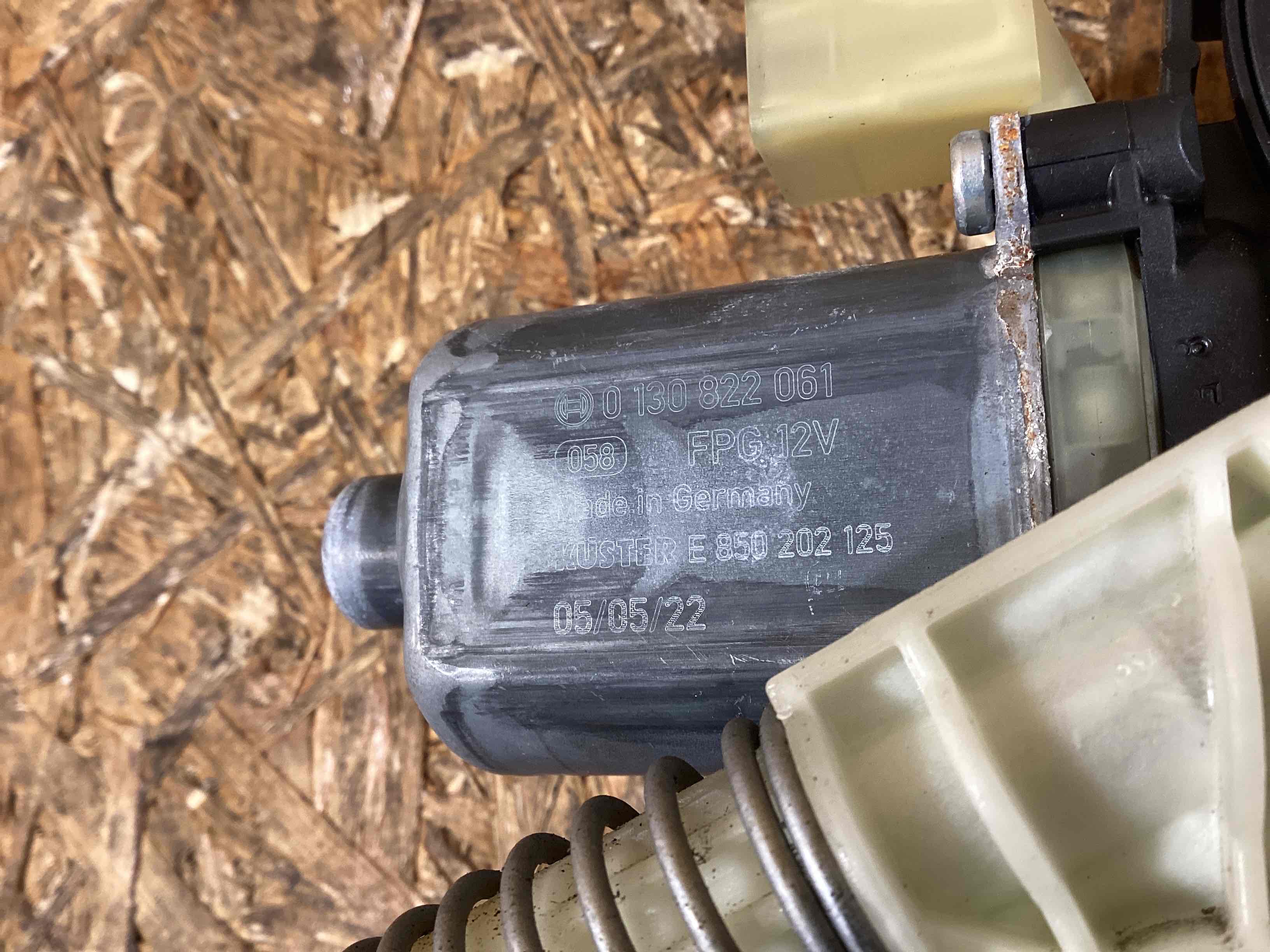 Стеклоподъемник передний правый Porsche 911 170226-134