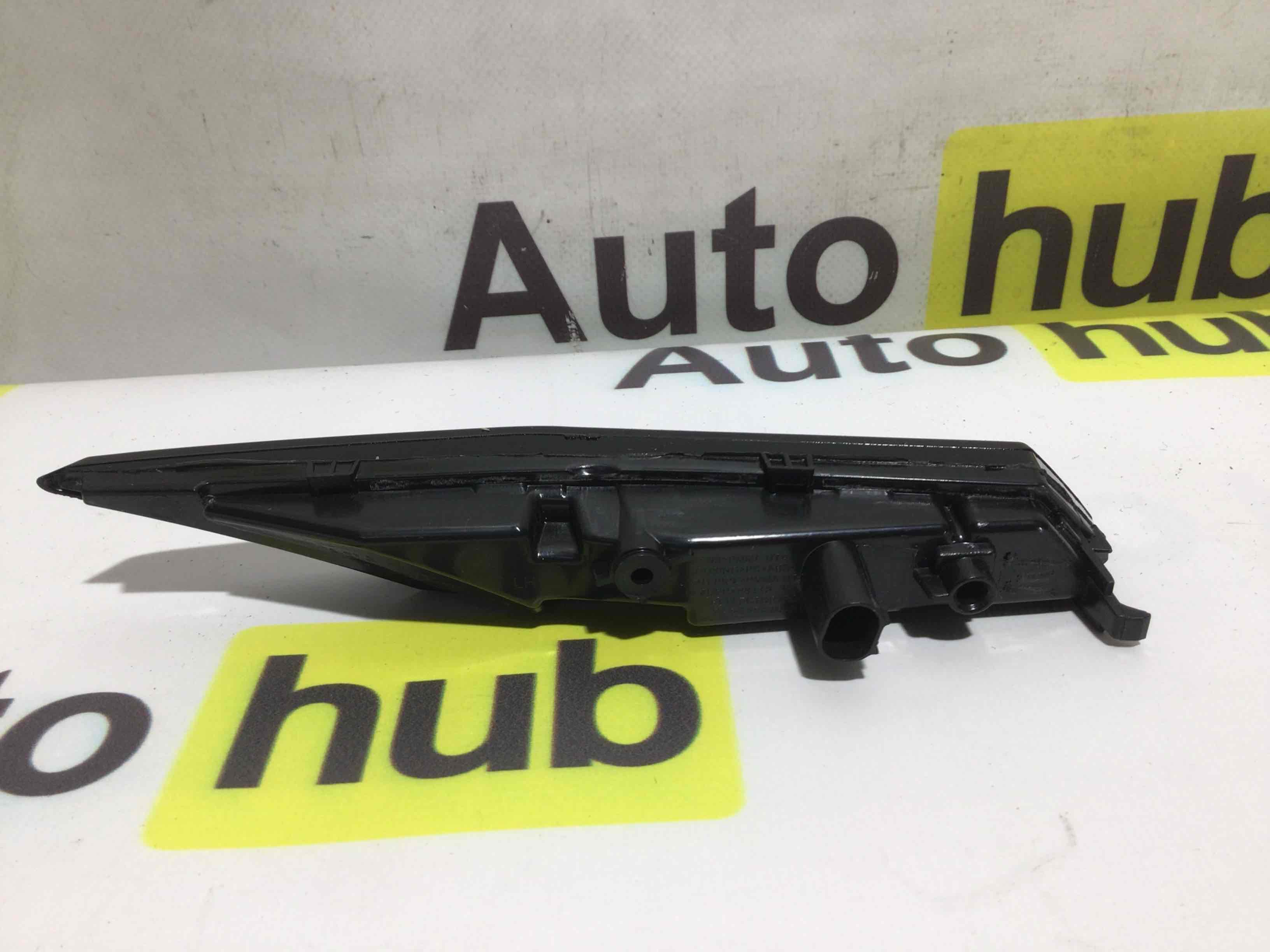 Фонарь (указатель/повторитель поворота, поворотник) Porsche Taycan 170326-019